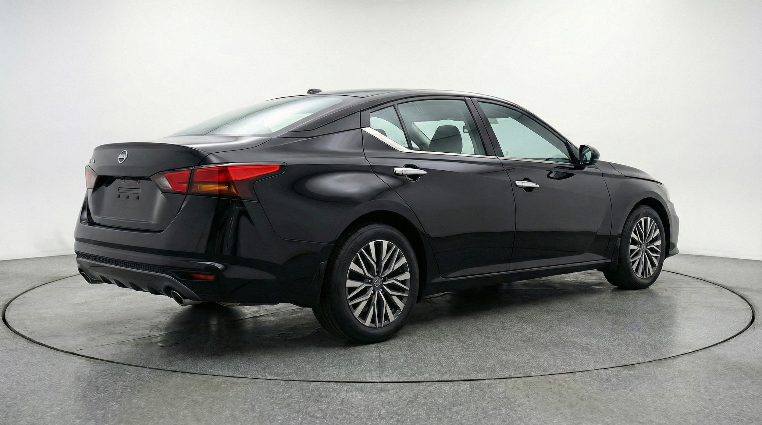 Thumbnail: 2025 Nissan Altima - 7