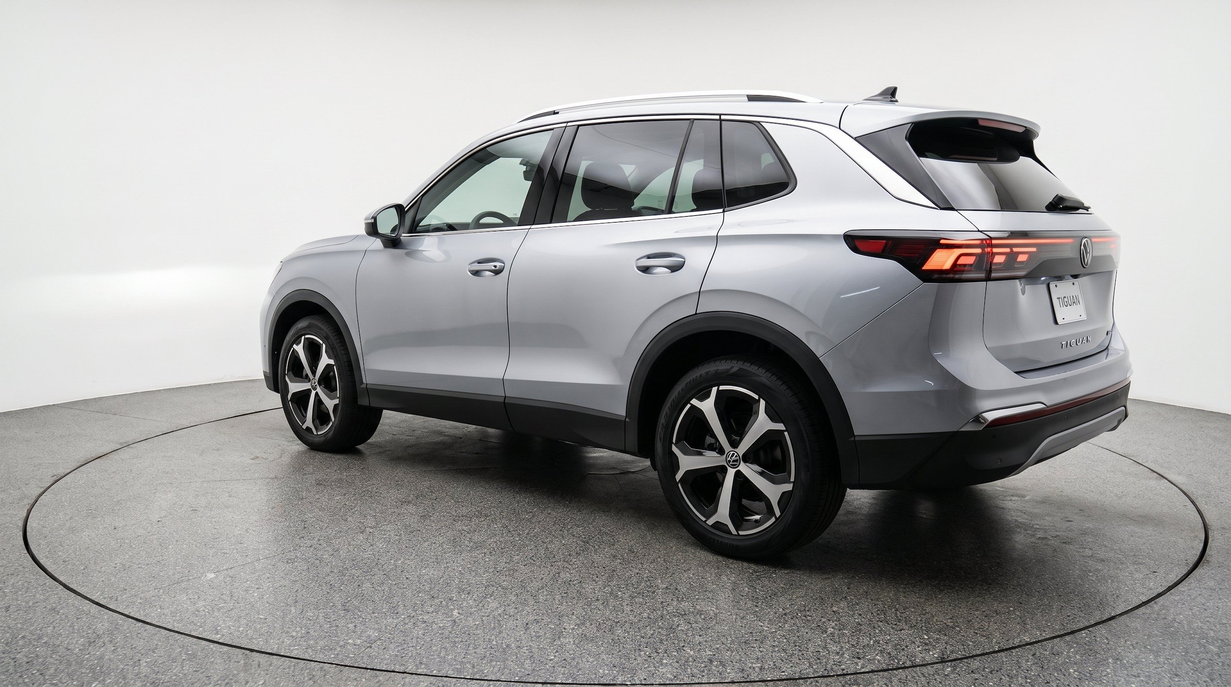 Thumbnail: 2026 Volkswagen Tiguan - 6
