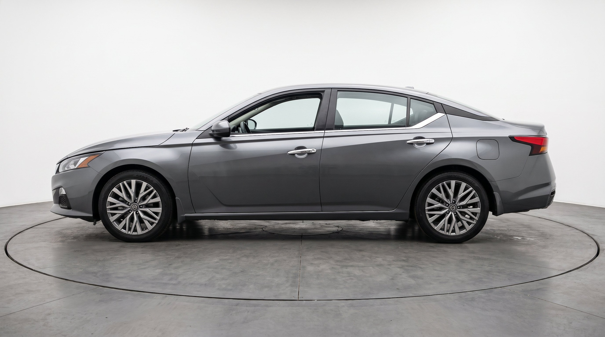 Thumbnail: 2025 Nissan Altima - 5