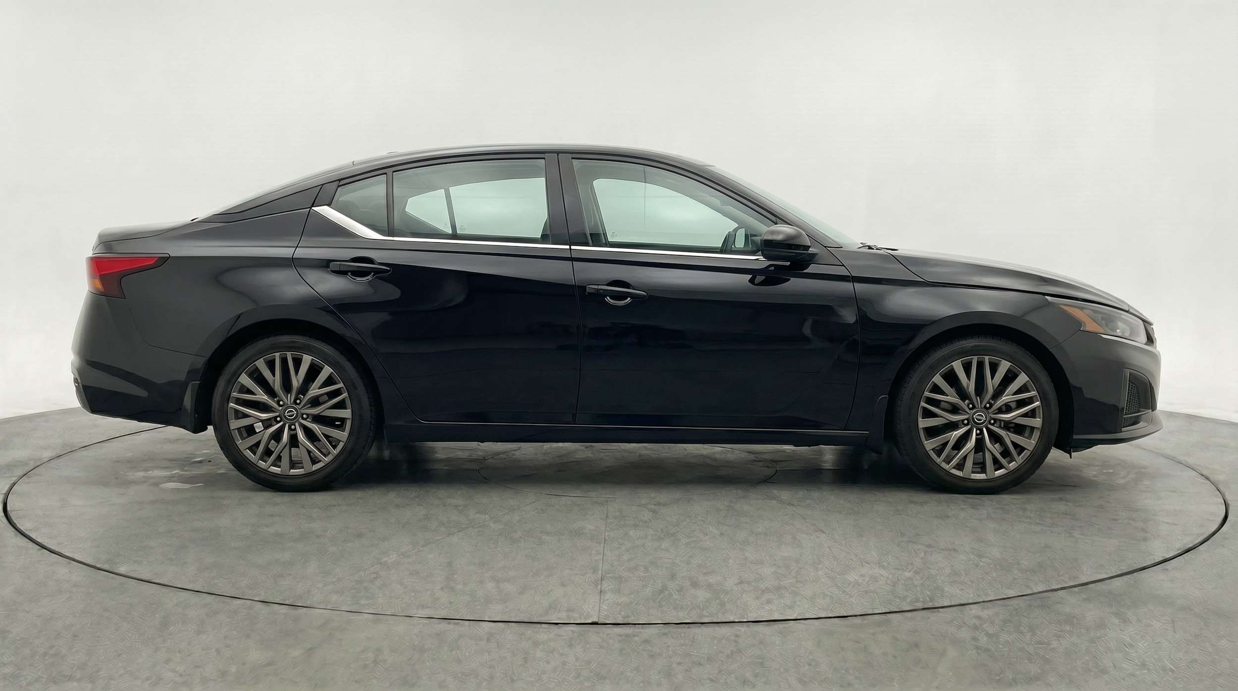Thumbnail: 2025 Nissan Altima - 8
