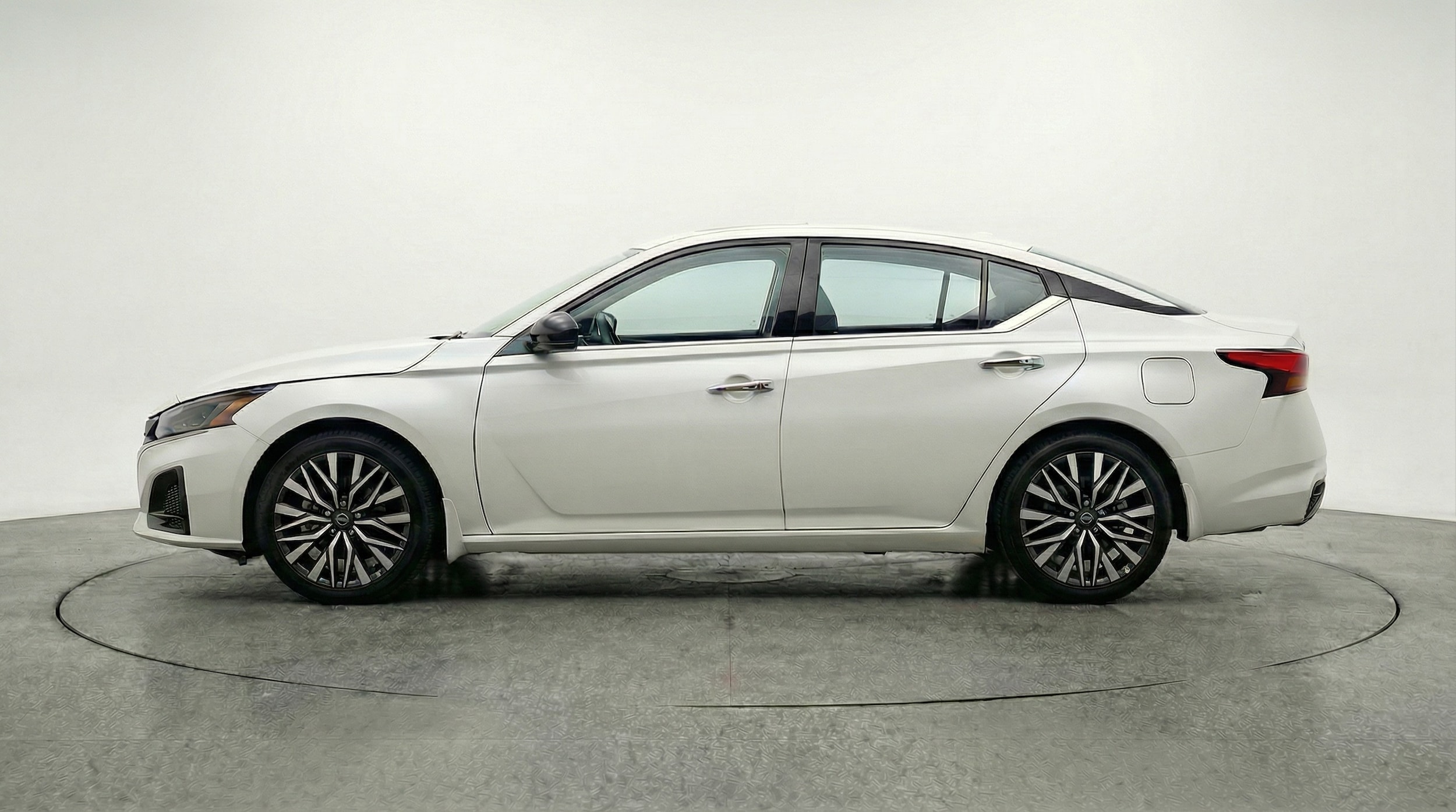 Thumbnail: 2025 Nissan Altima - 4