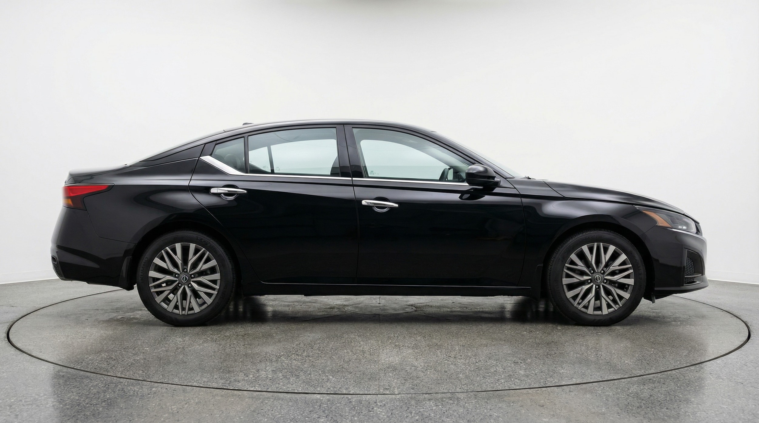 Thumbnail: 2025 Nissan Altima - 8
