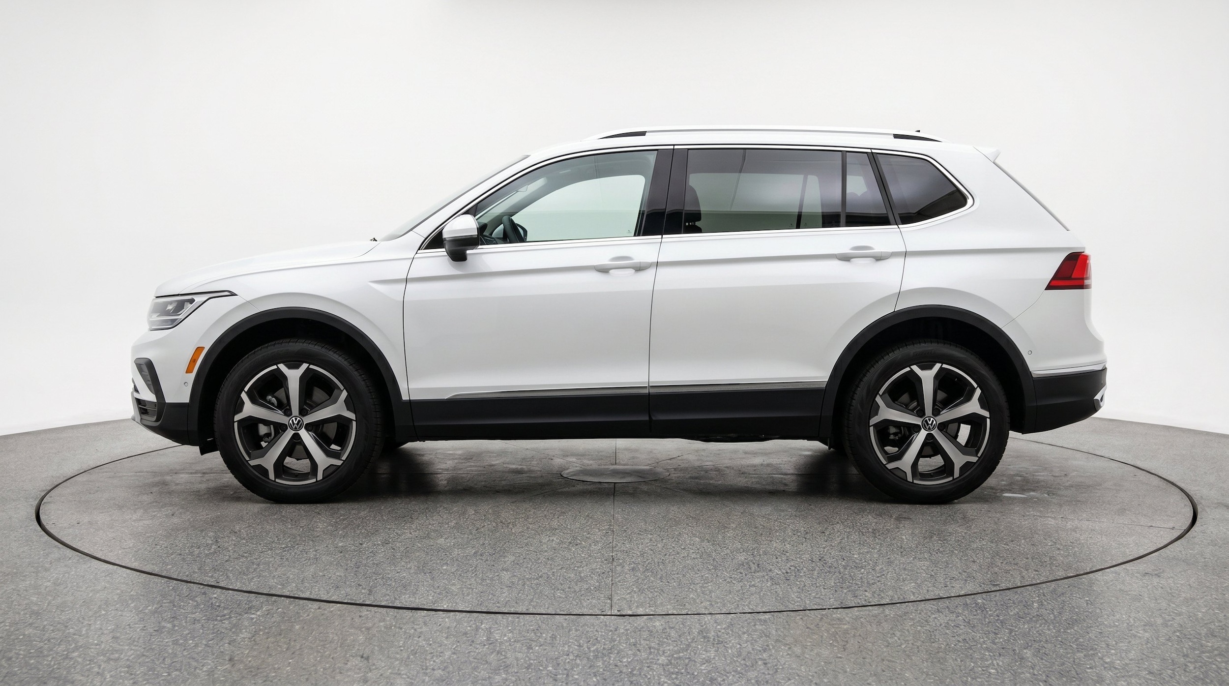 Thumbnail: 2026 Volkswagen Tiguan - 5