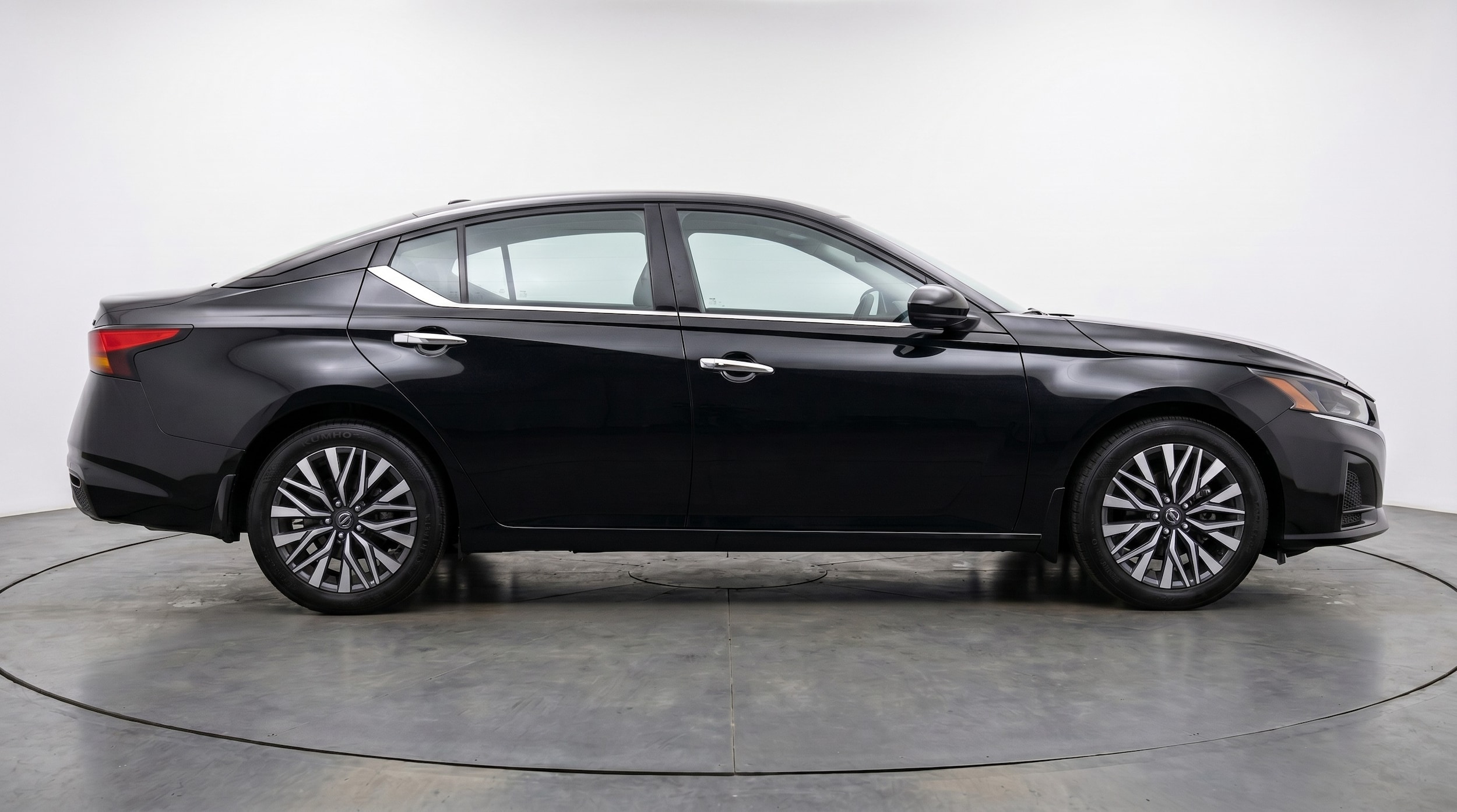 Thumbnail: 2025 Nissan Altima - 8