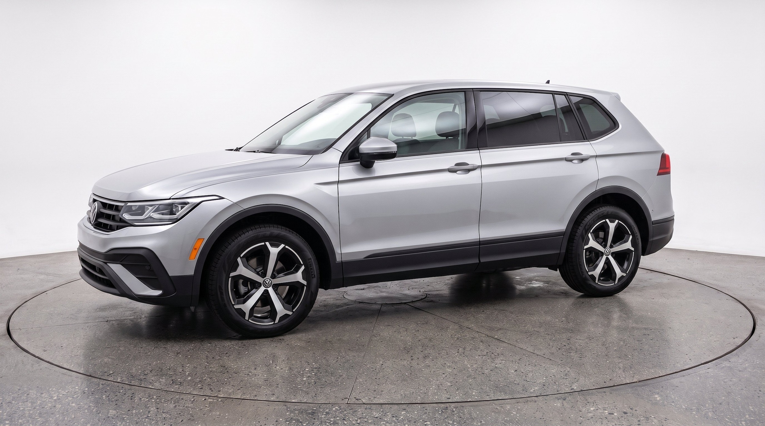 Thumbnail: 2026 Volkswagen Tiguan - 3