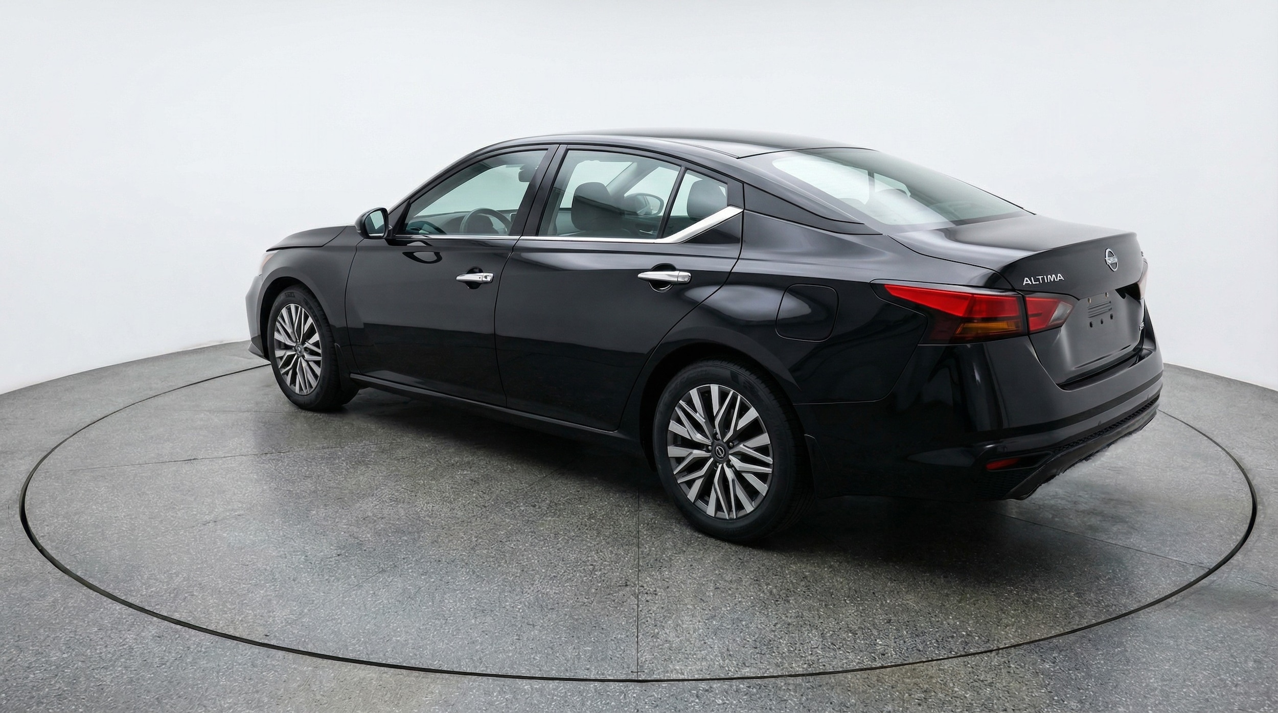 Thumbnail: 2025 Nissan Altima - 5