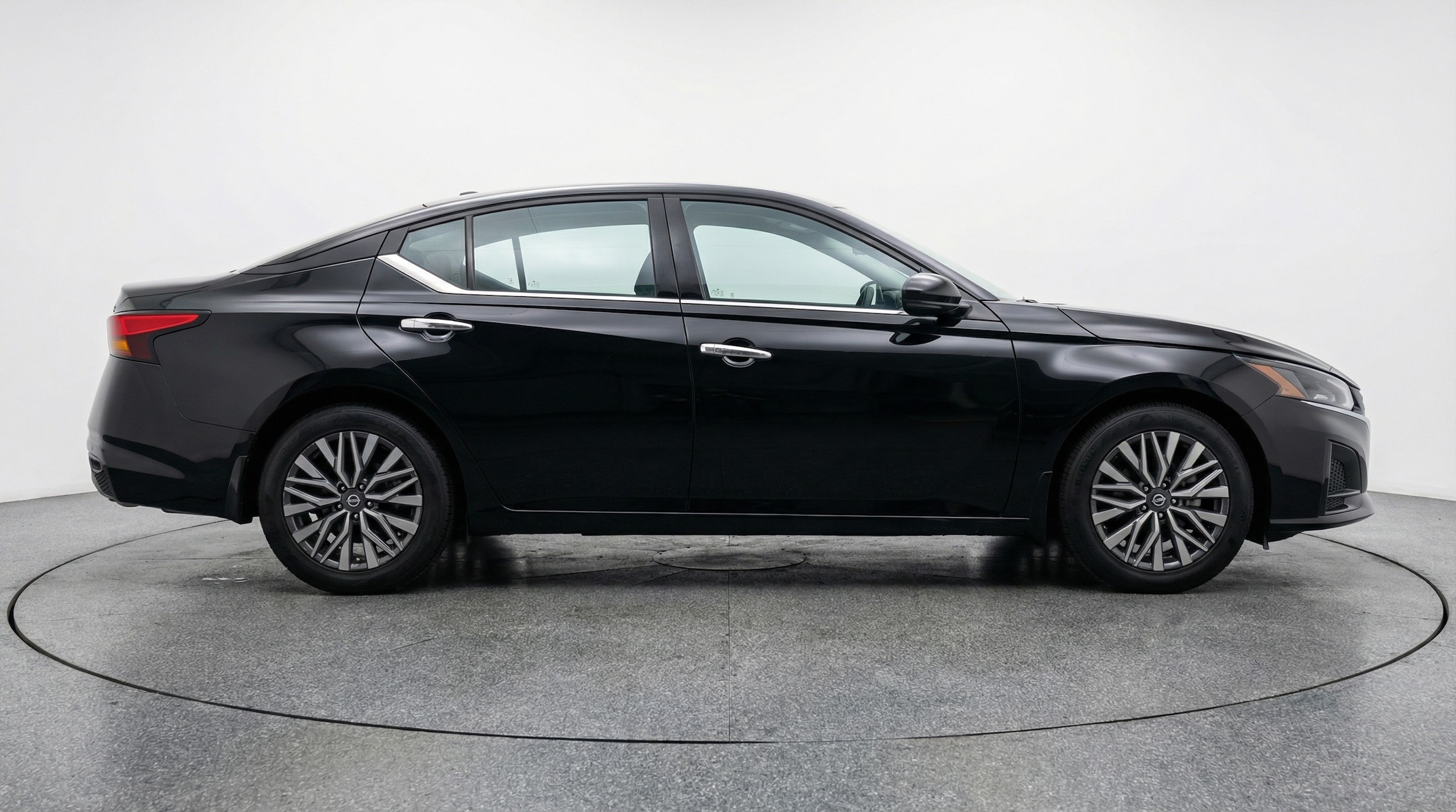 Thumbnail: 2025 Nissan Altima - 8