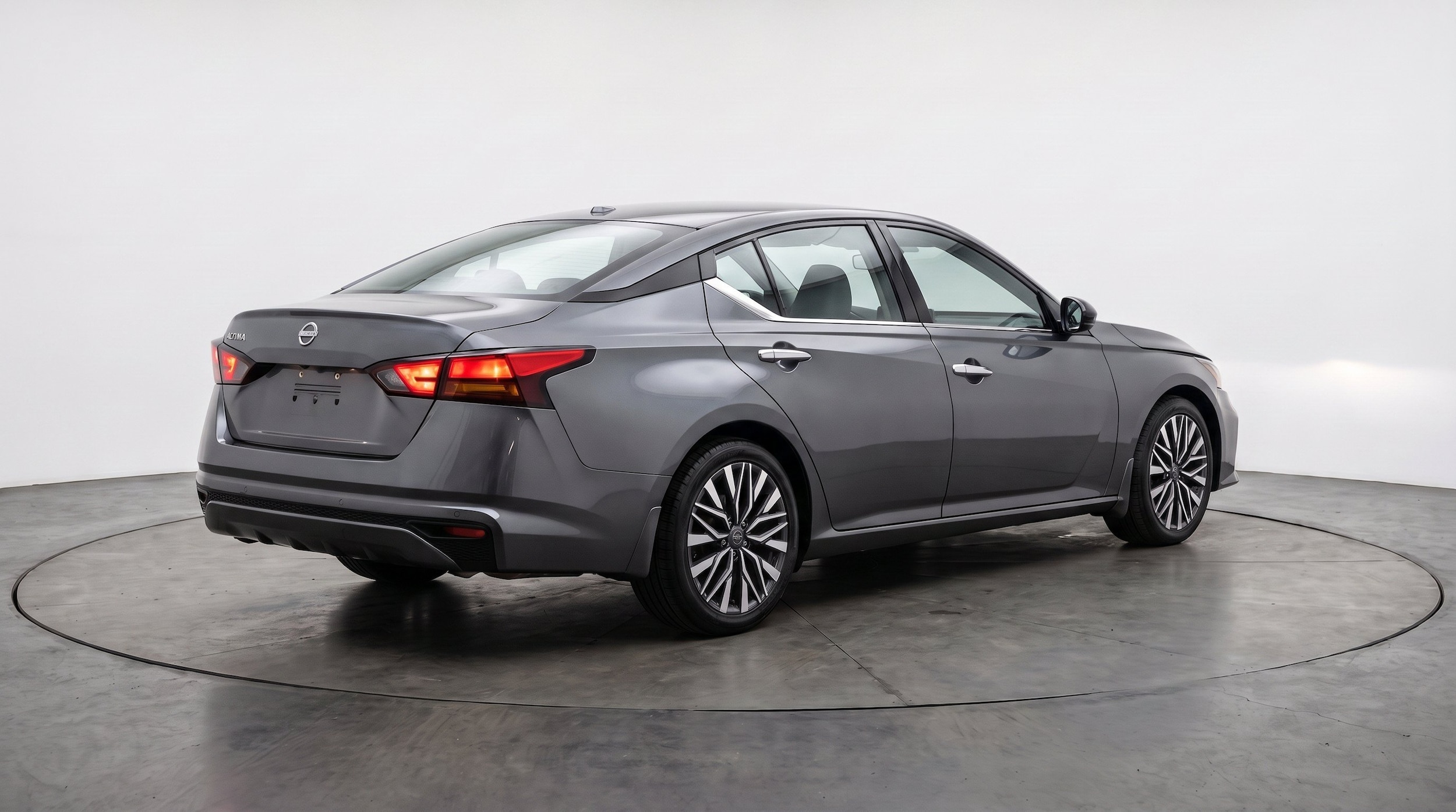 Thumbnail: 2025 Nissan Altima - 9