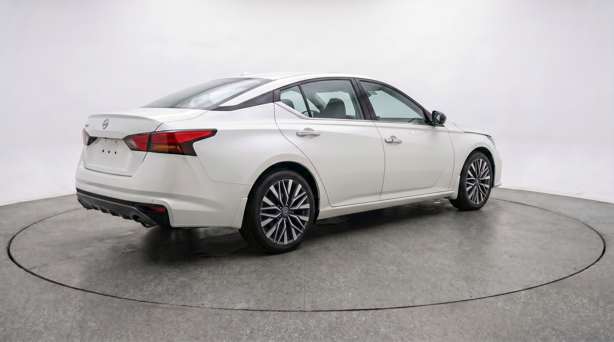 Thumbnail: 2025 Nissan Altima - 9