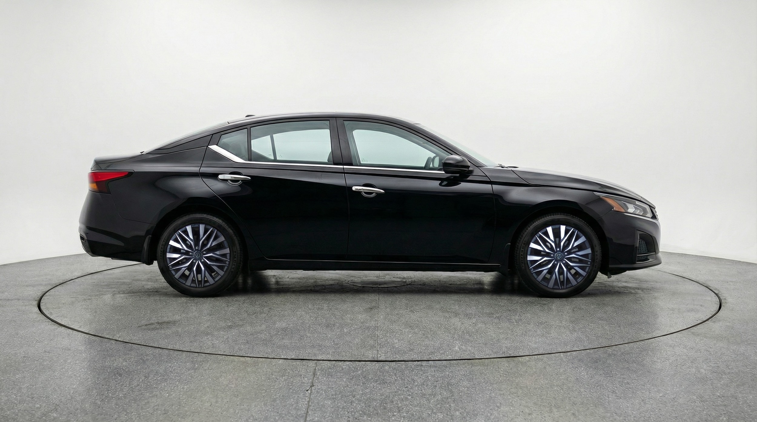 Thumbnail: 2025 Nissan Altima - 8