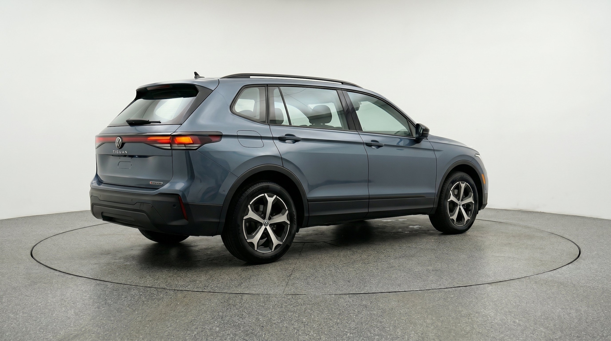 Thumbnail: 2026 Volkswagen Tiguan - 9