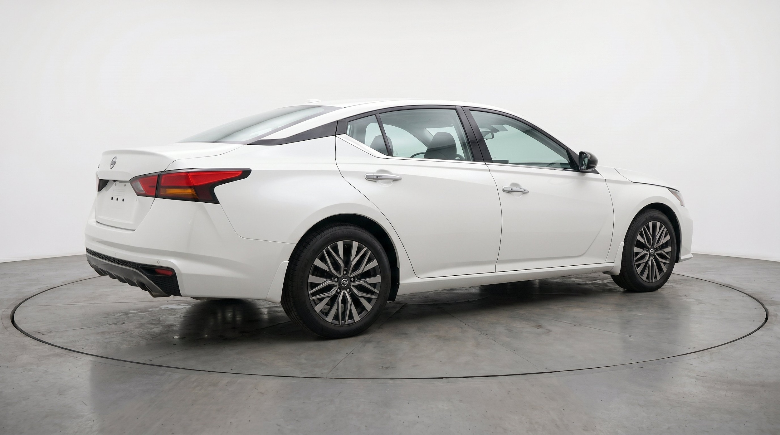 Thumbnail: 2025 Nissan Altima - 9