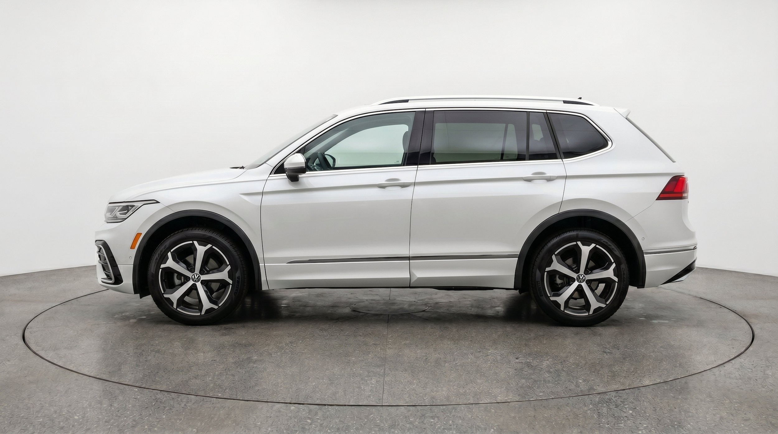 Thumbnail: 2026 Volkswagen Tiguan - 5