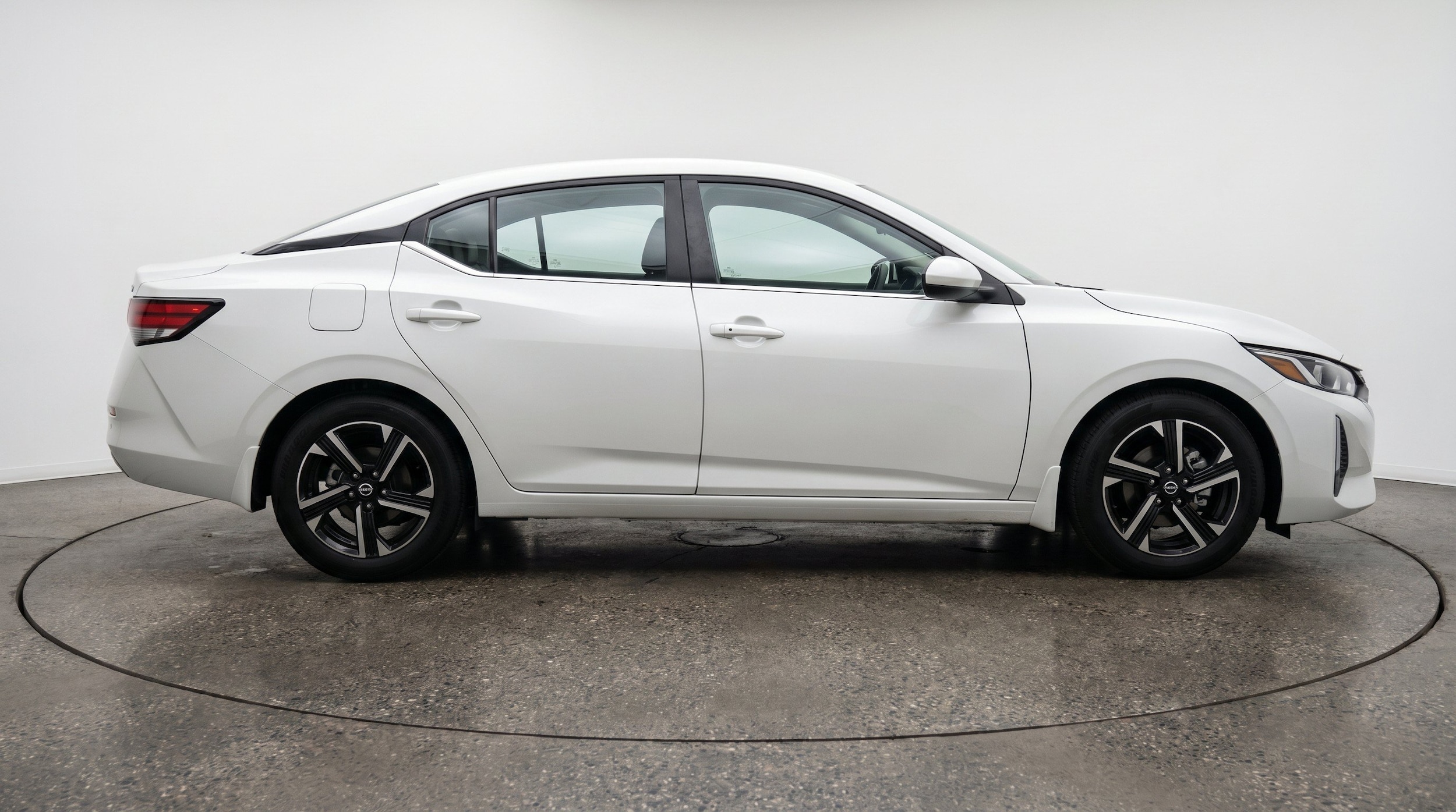 Thumbnail: 2025 Nissan Sentra - 10