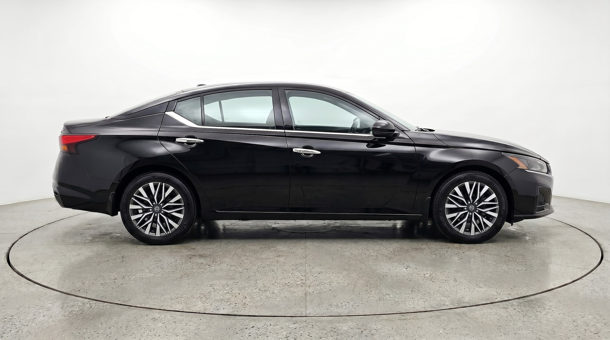 Thumbnail: 2025 Nissan Altima - 8