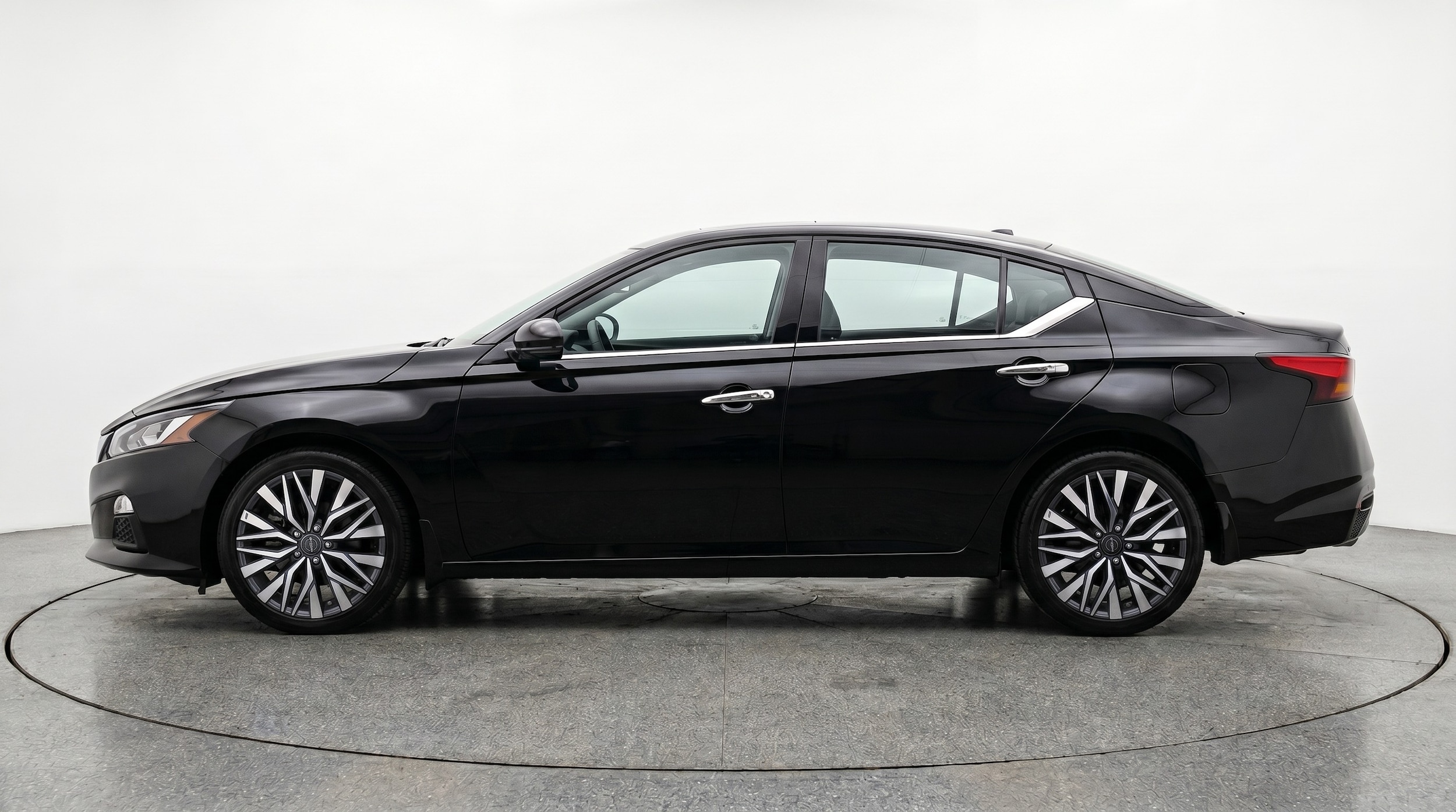 Thumbnail: 2025 Nissan Altima - 4