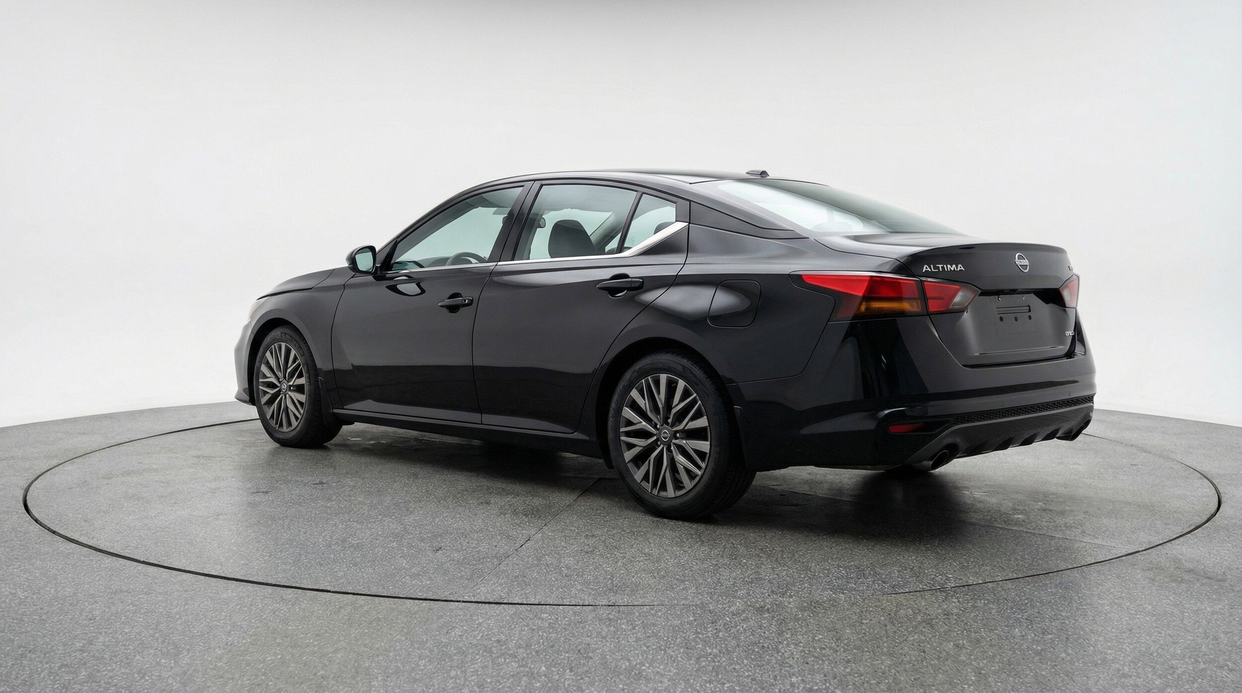 2025 Nissan Altima SV - Photo 6