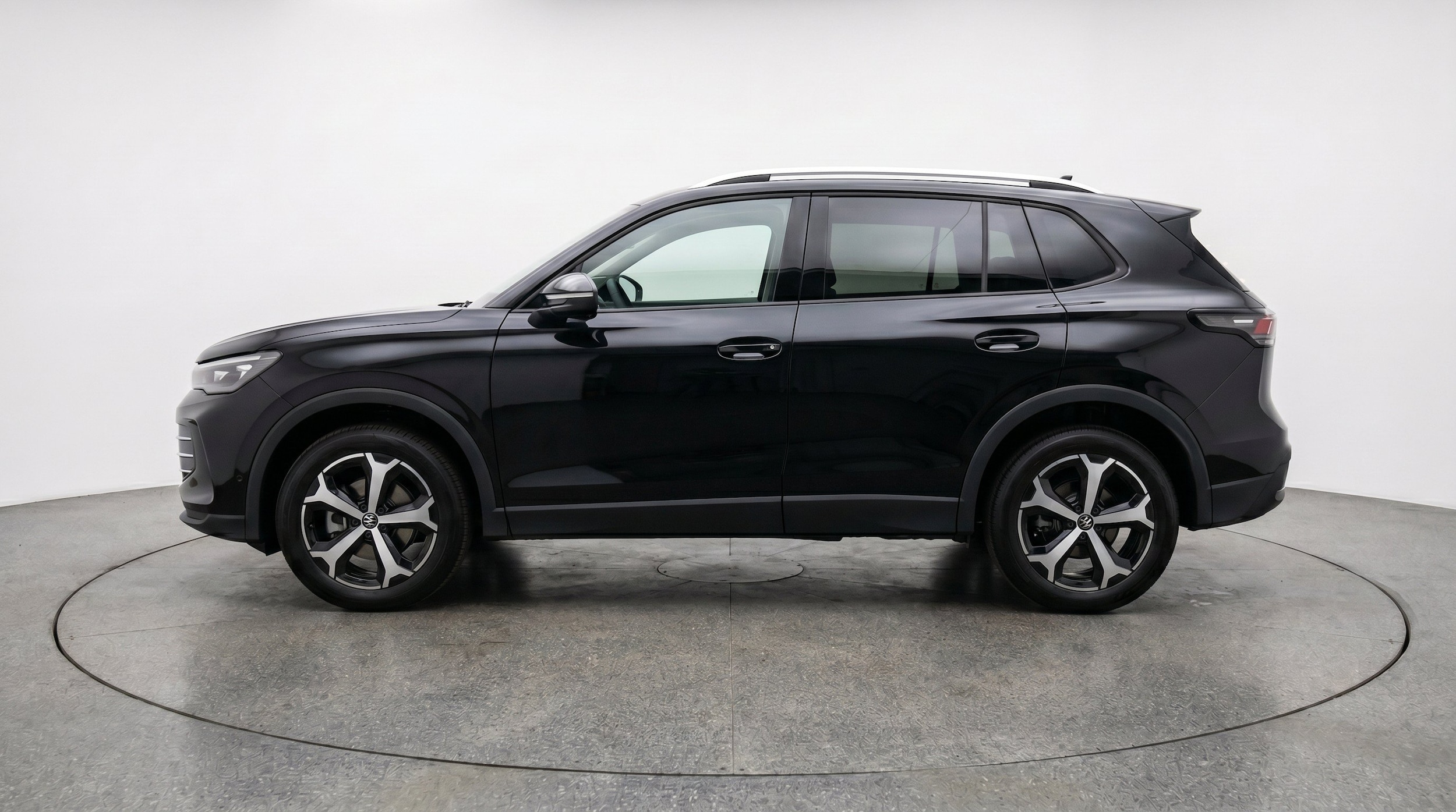 Thumbnail: 2026 Volkswagen Tiguan - 5