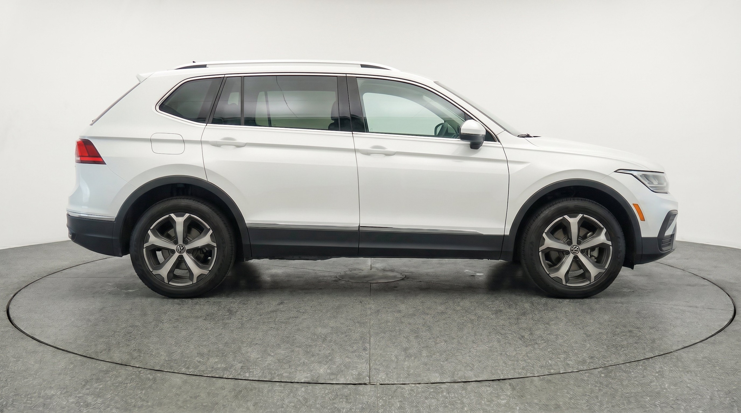 Thumbnail: 2026 Volkswagen Tiguan - 11
