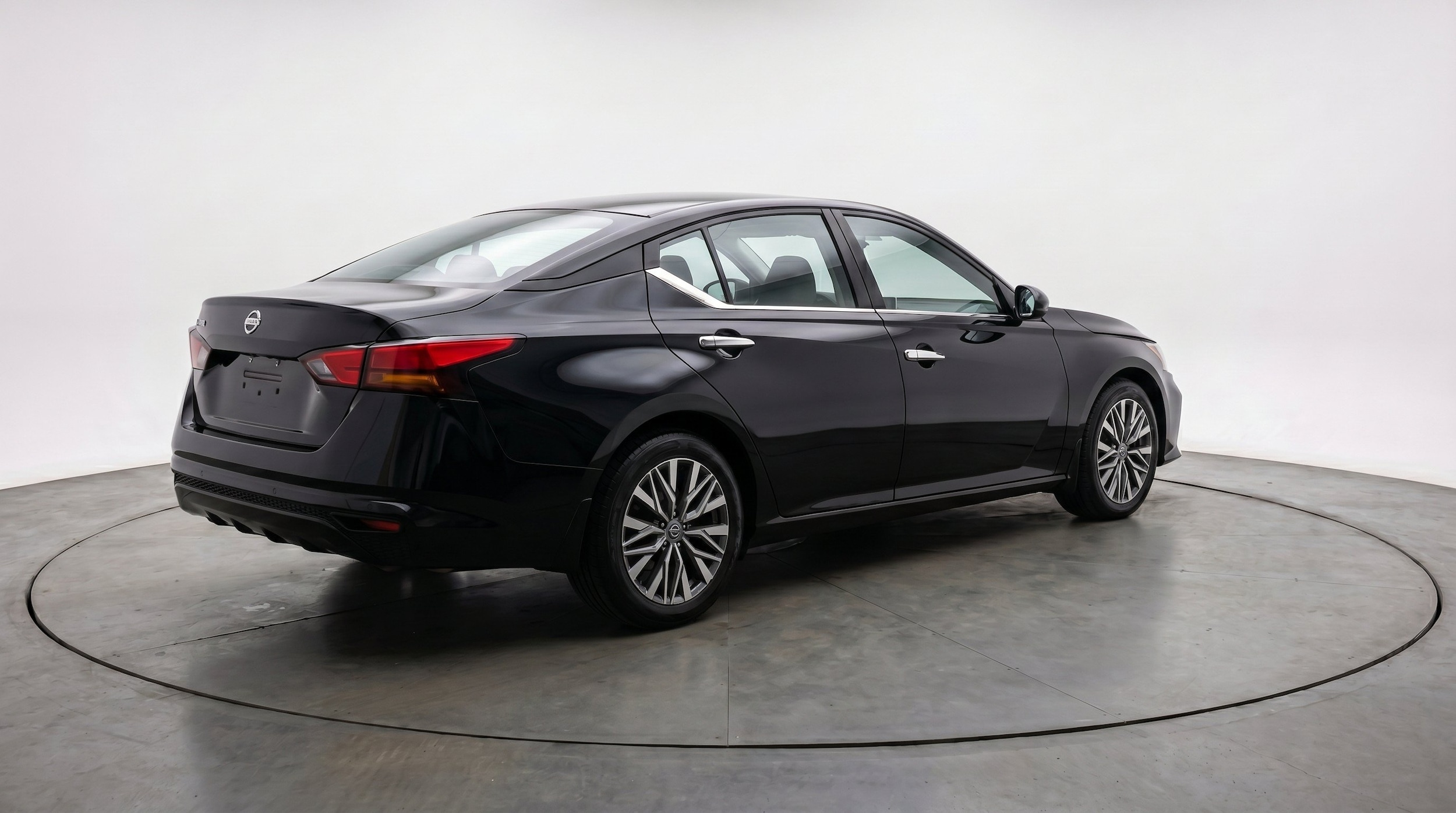 Thumbnail: 2025 Nissan Altima - 9