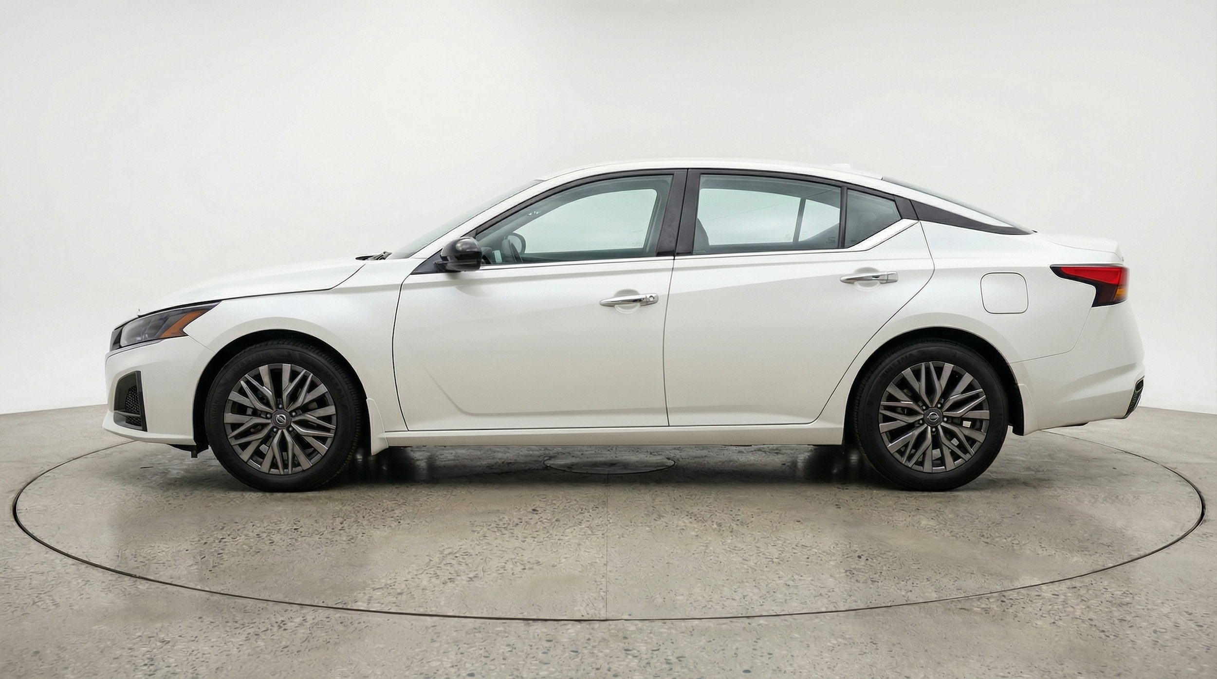 Thumbnail: 2025 Nissan Altima - 4