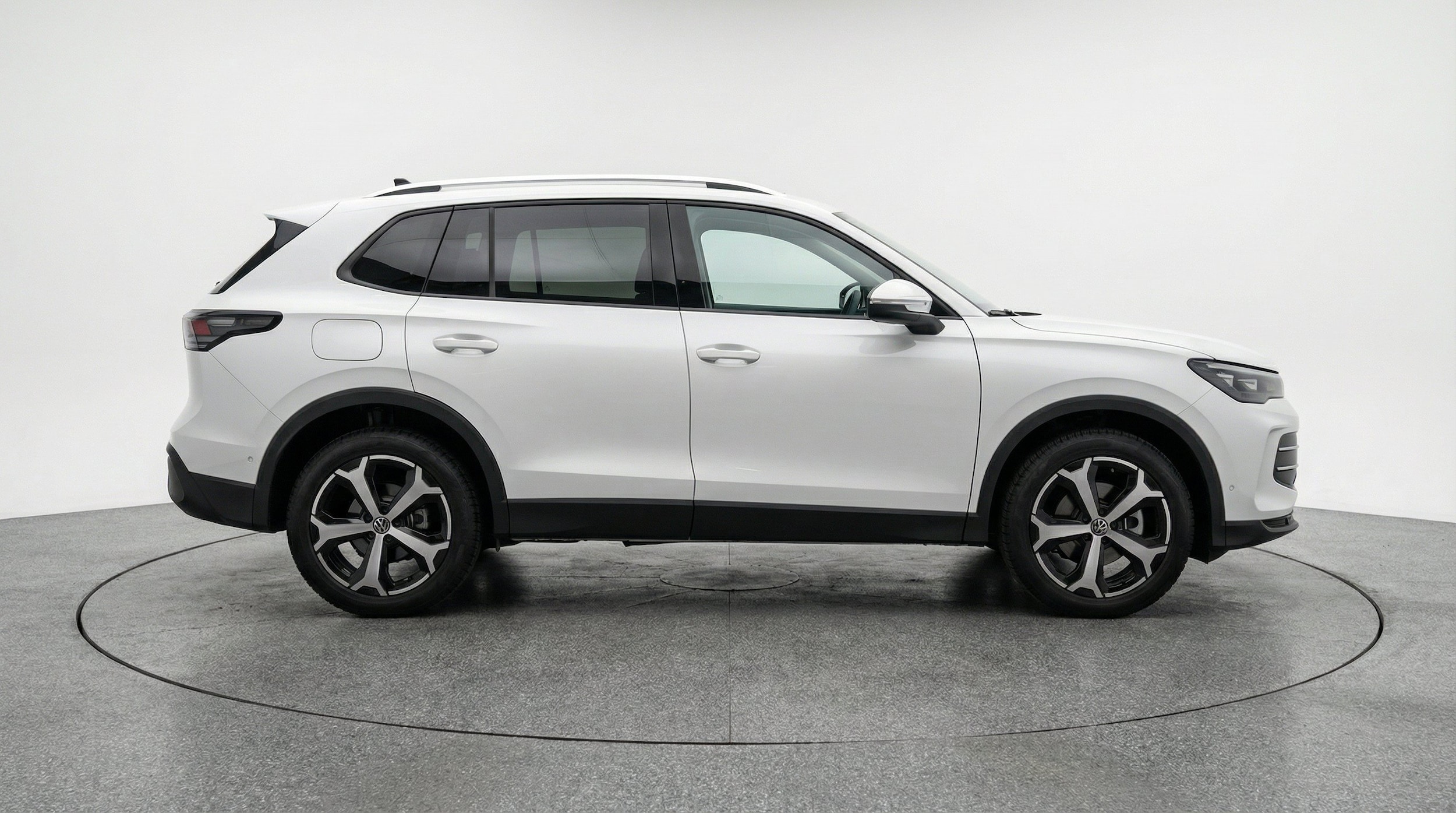 Thumbnail: 2026 Volkswagen Tiguan - 11