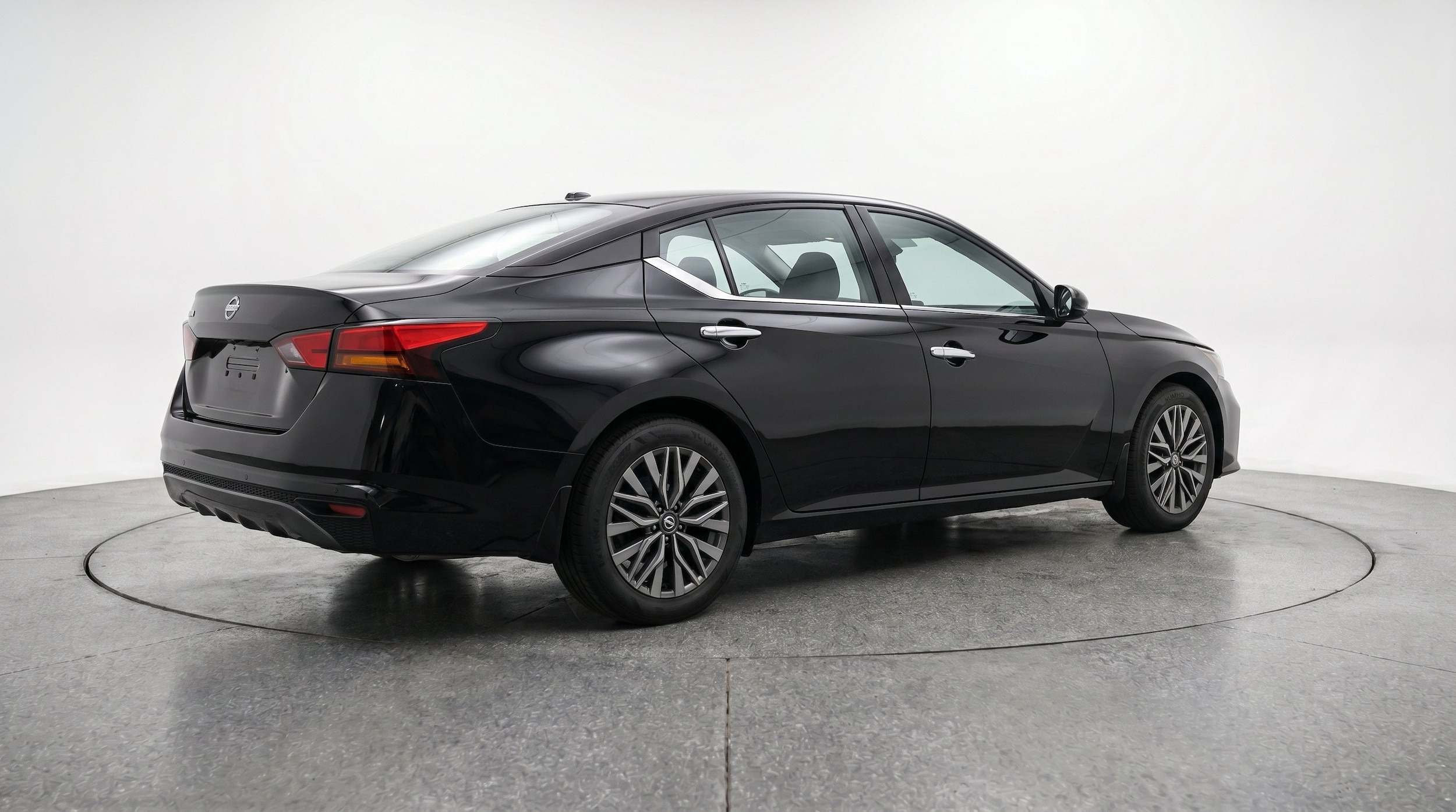 Thumbnail: 2025 Nissan Altima - 9