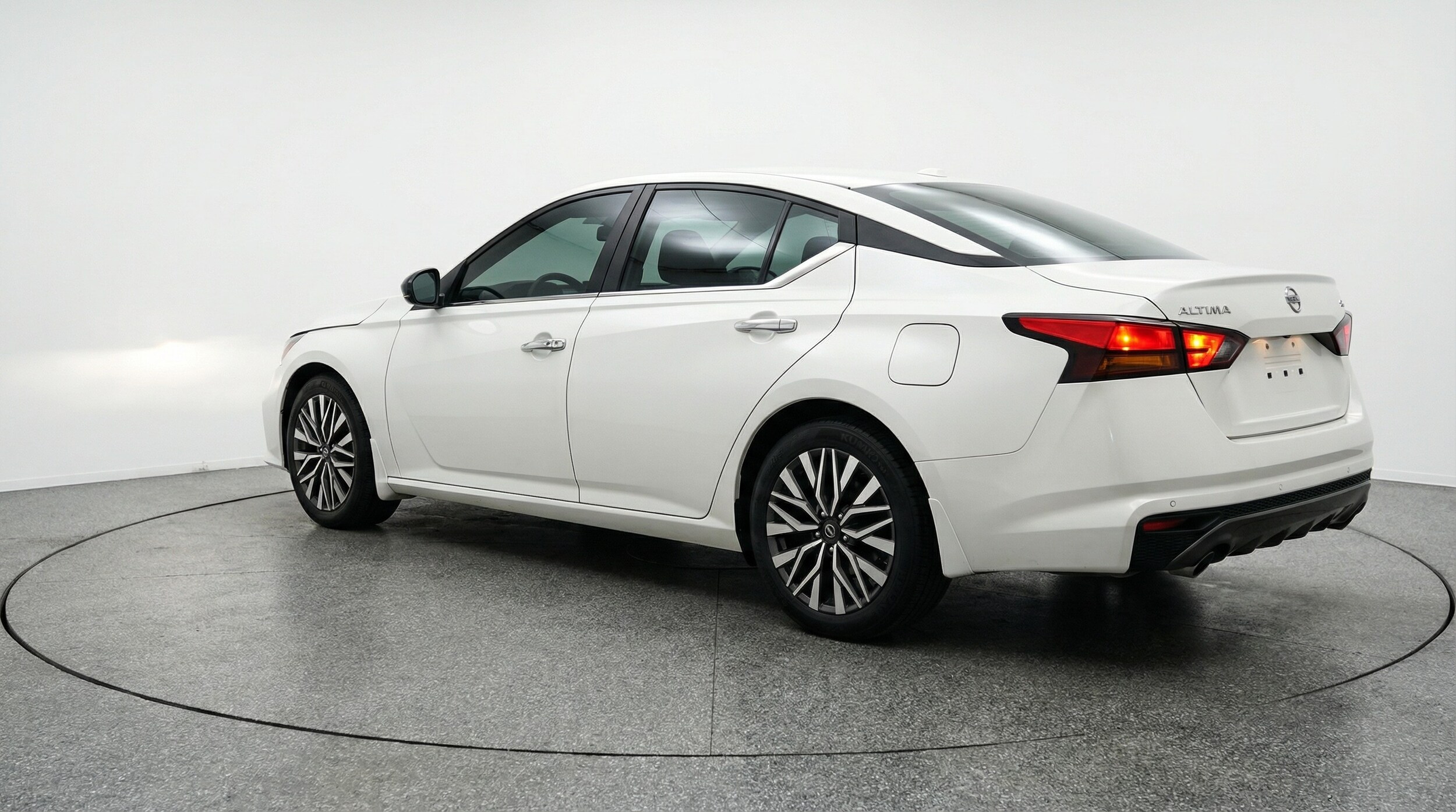 Thumbnail: 2025 Nissan Altima - 5