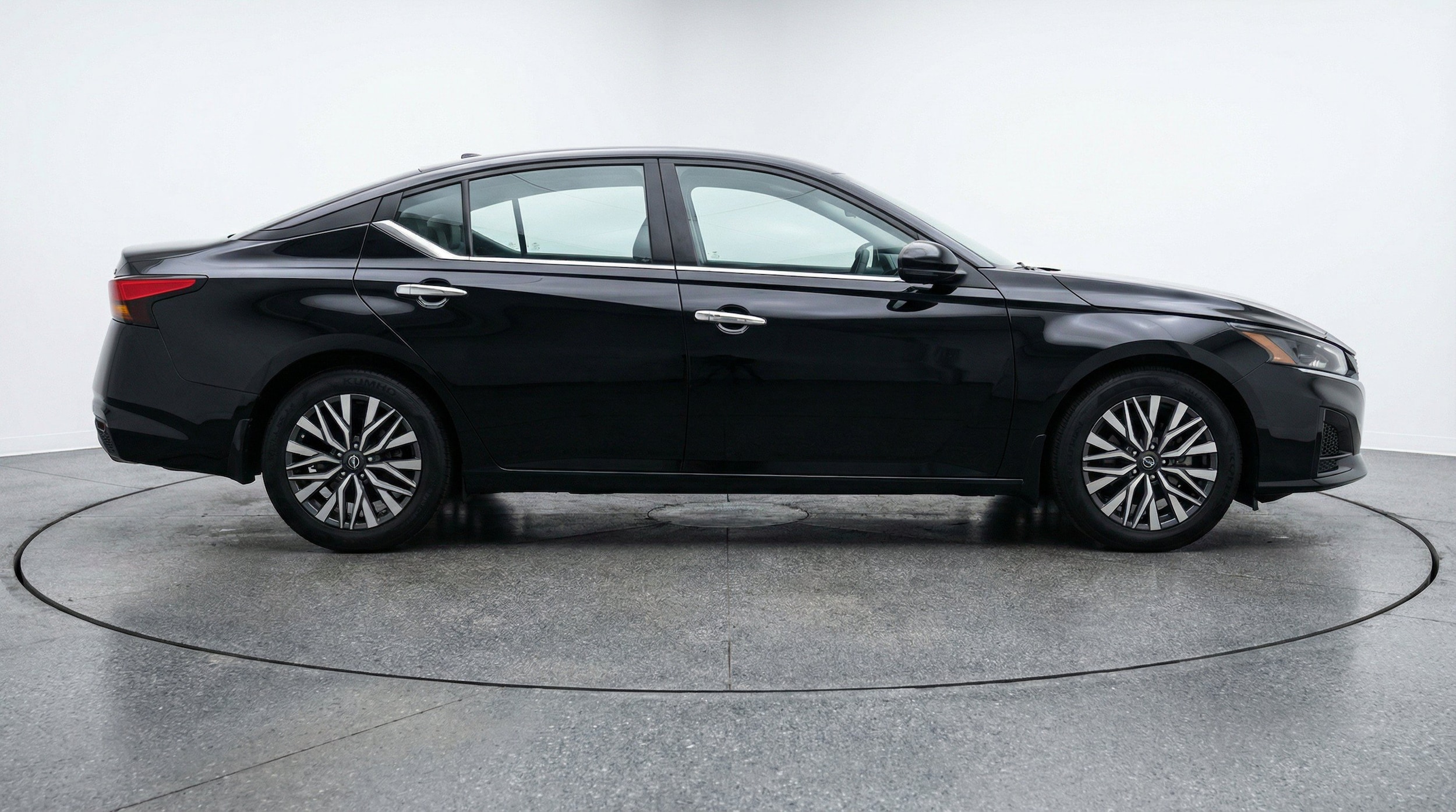 Thumbnail: 2025 Nissan Altima - 10