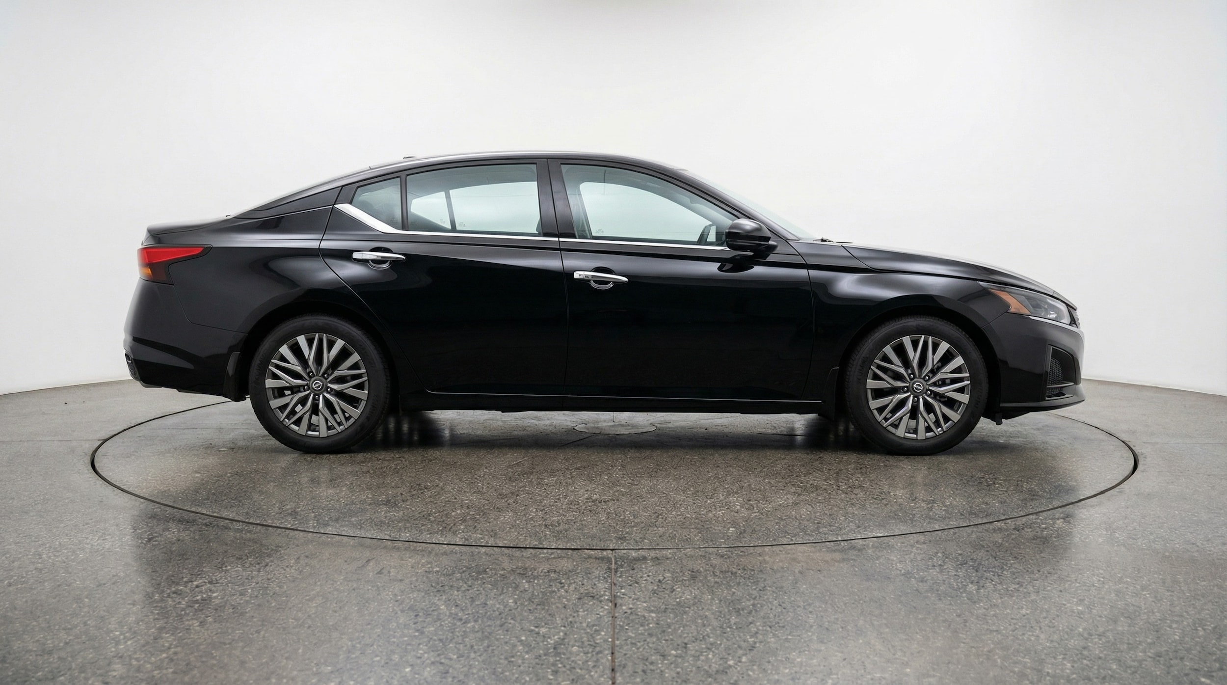 Thumbnail: 2025 Nissan Altima - 8