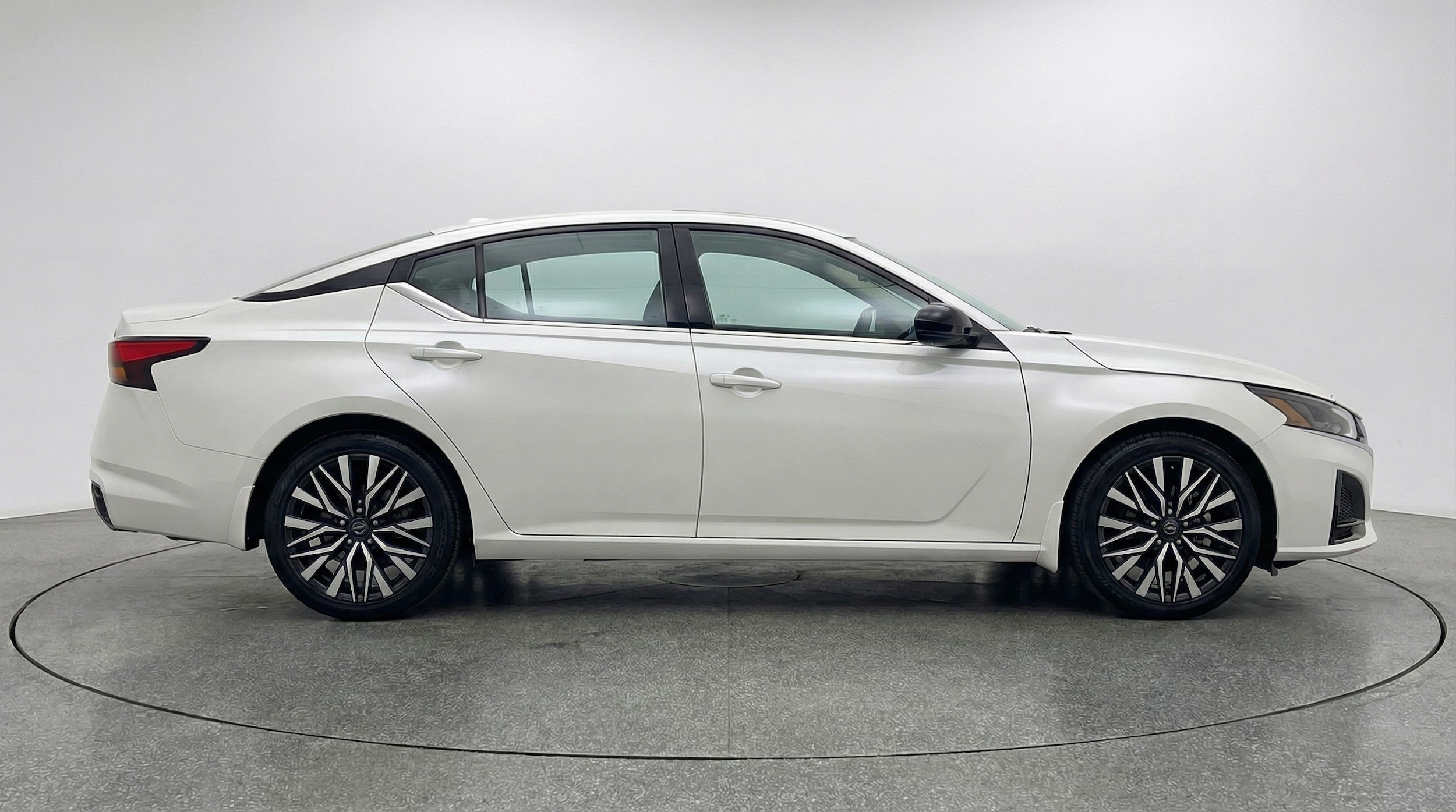 Thumbnail: 2025 Nissan Altima - 8