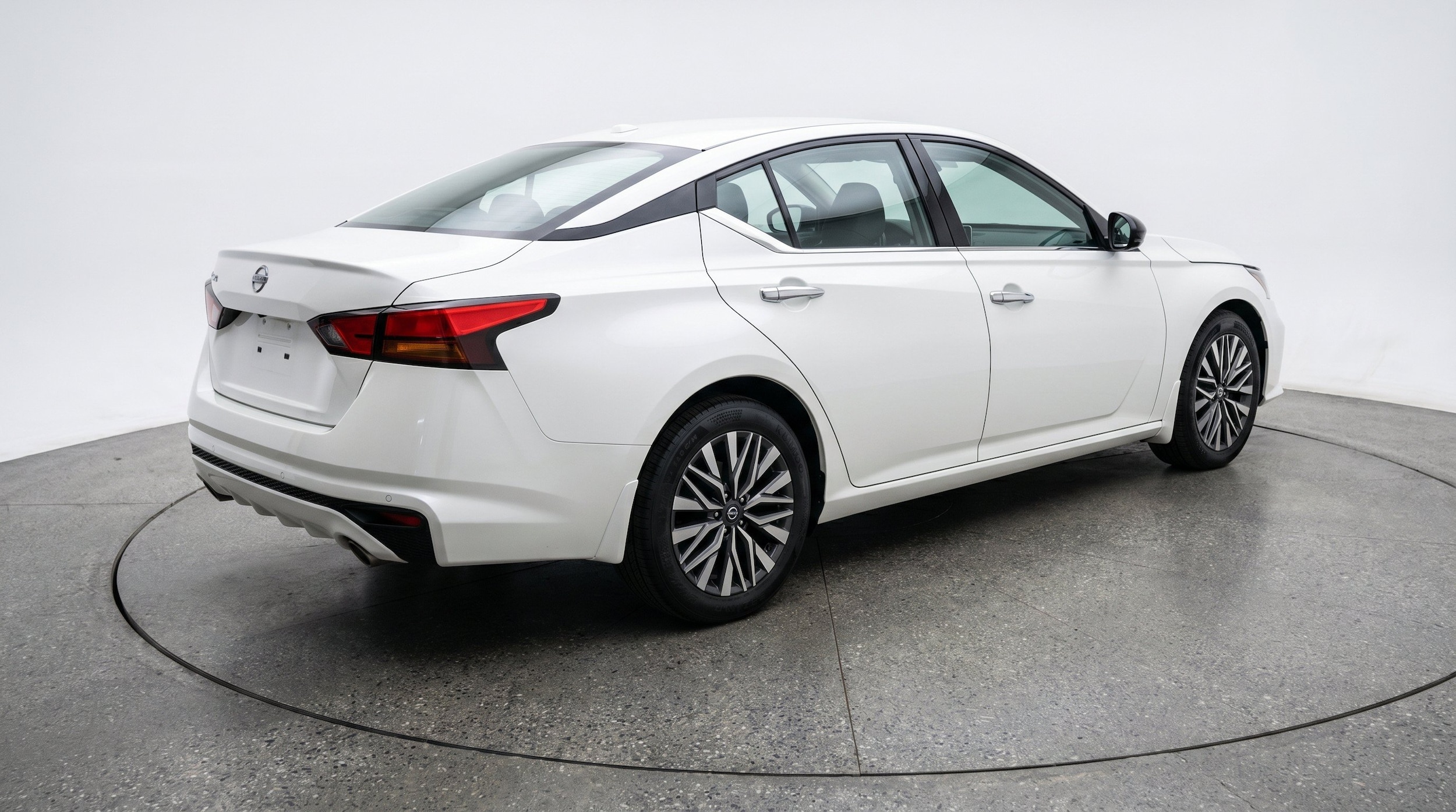 Thumbnail: 2025 Nissan Altima - 9