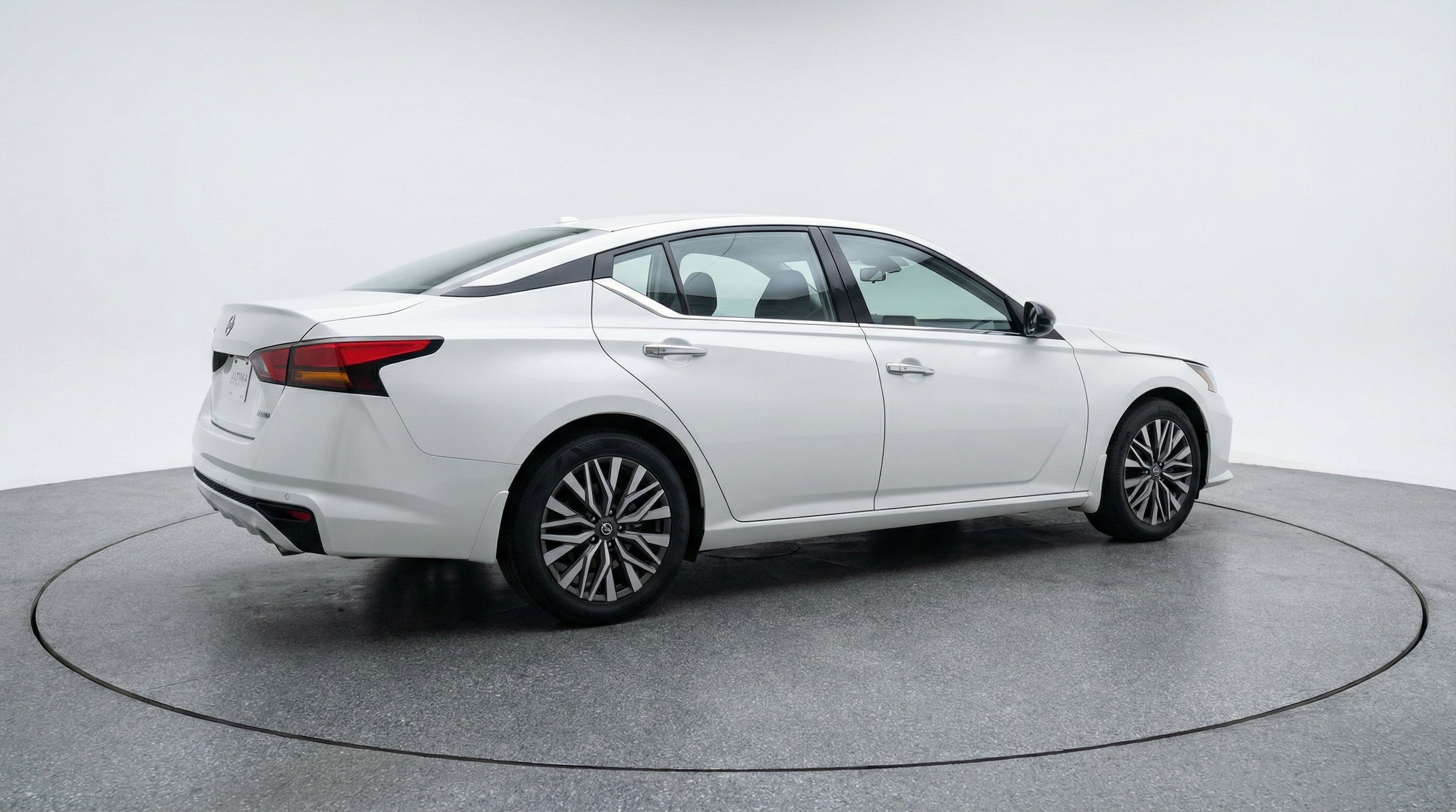 Thumbnail: 2025 Nissan Altima - 9