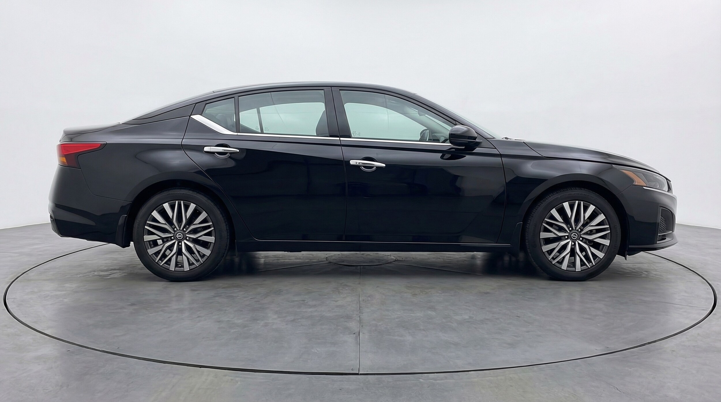 Thumbnail: 2025 Nissan Altima - 8