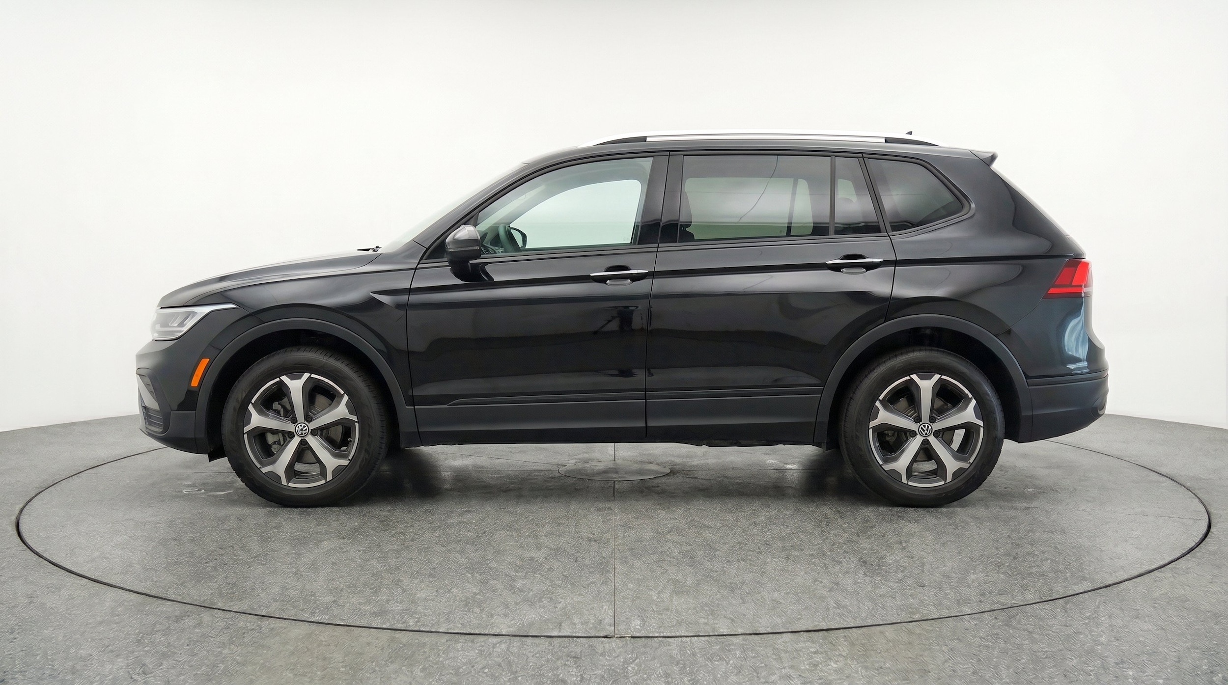 Thumbnail: 2026 Volkswagen Tiguan - 5