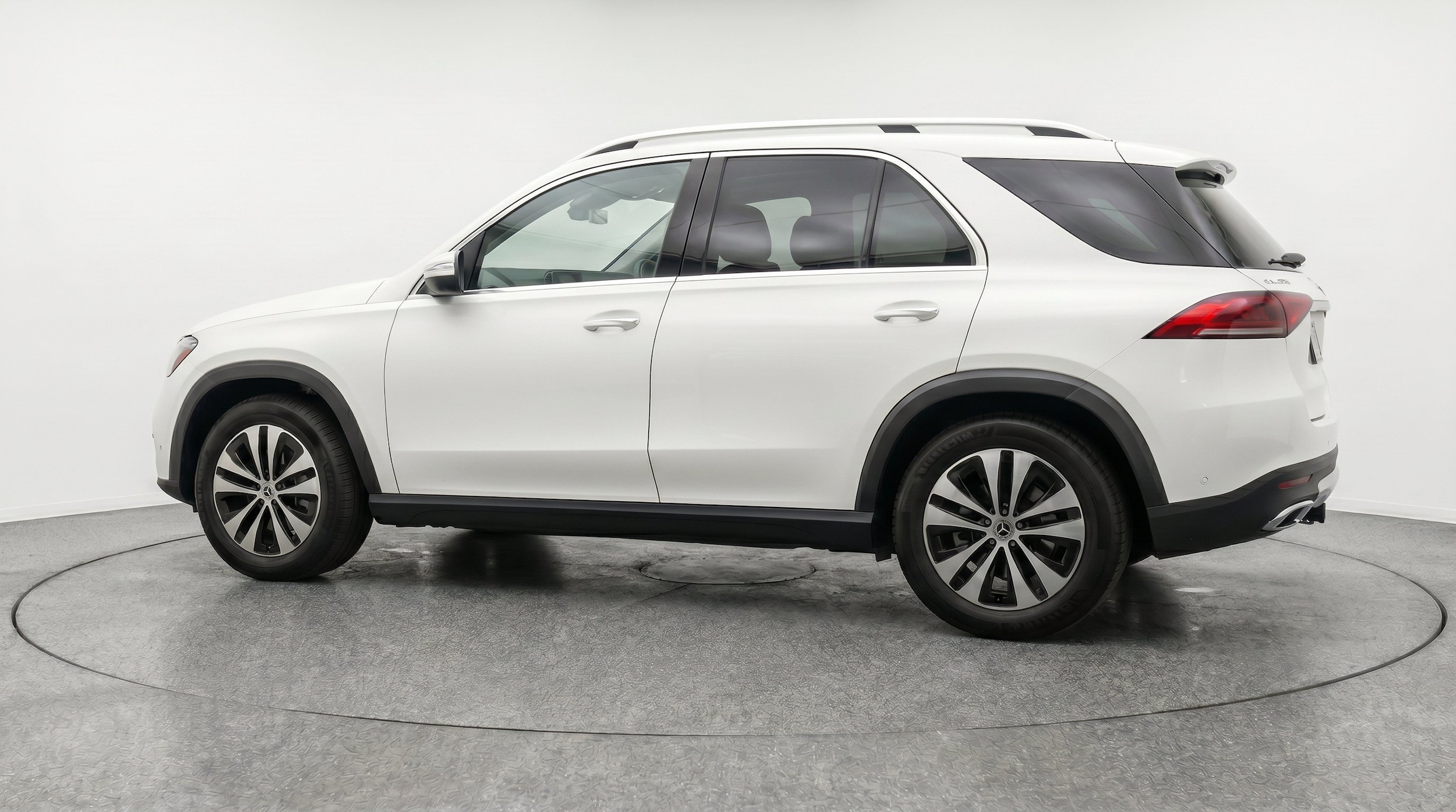 Thumbnail: 2026 Mercedes-Benz GLE - 6