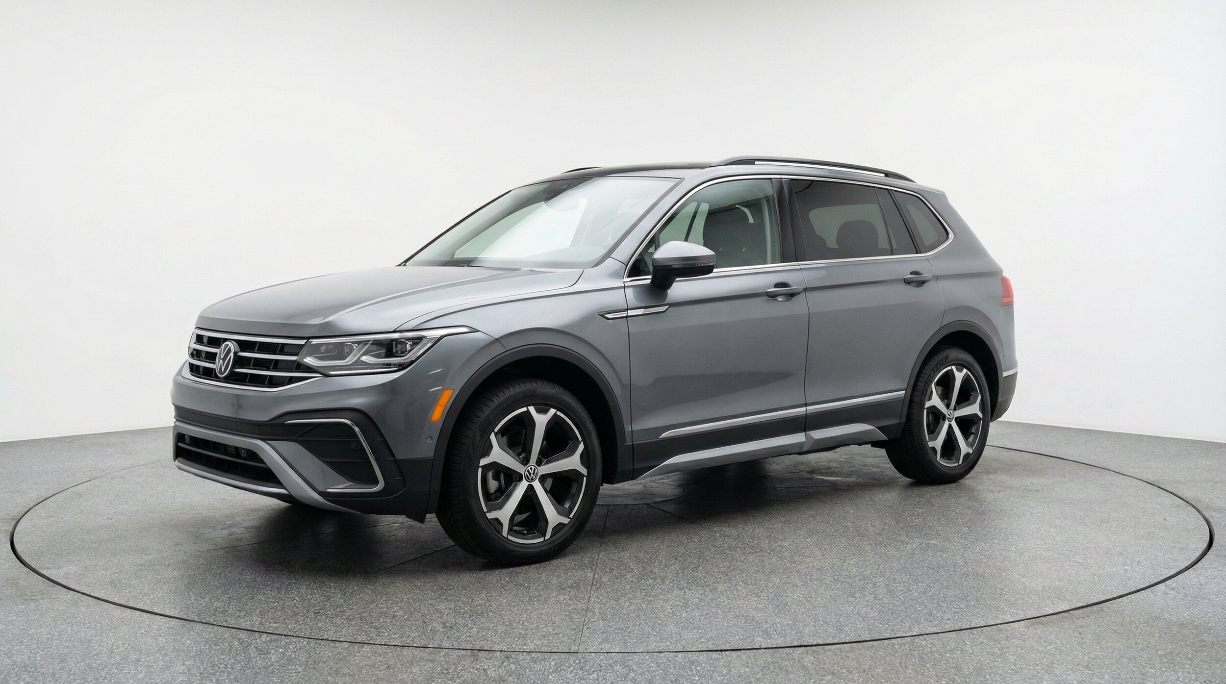 Thumbnail: 2026 Volkswagen Tiguan - 3