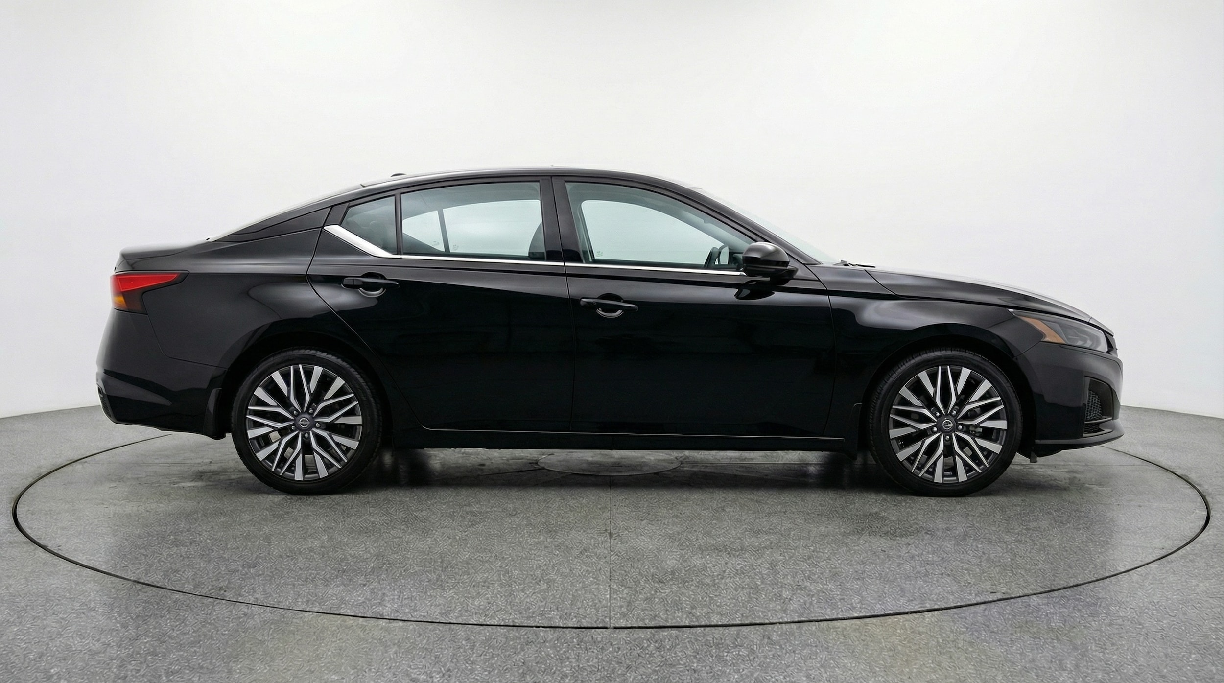 Thumbnail: 2025 Nissan Altima - 8
