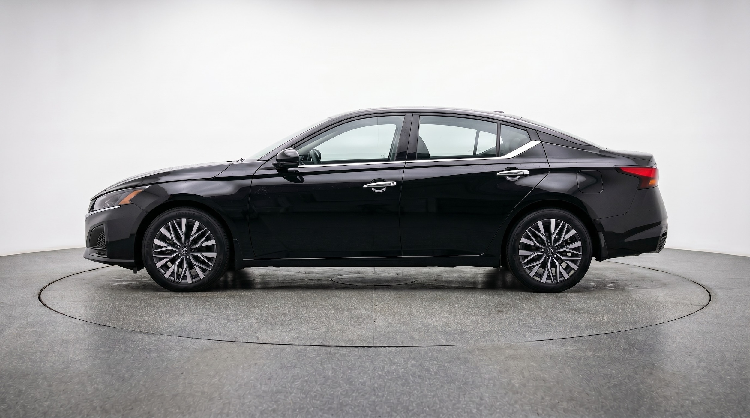 Thumbnail: 2025 Nissan Altima - 4