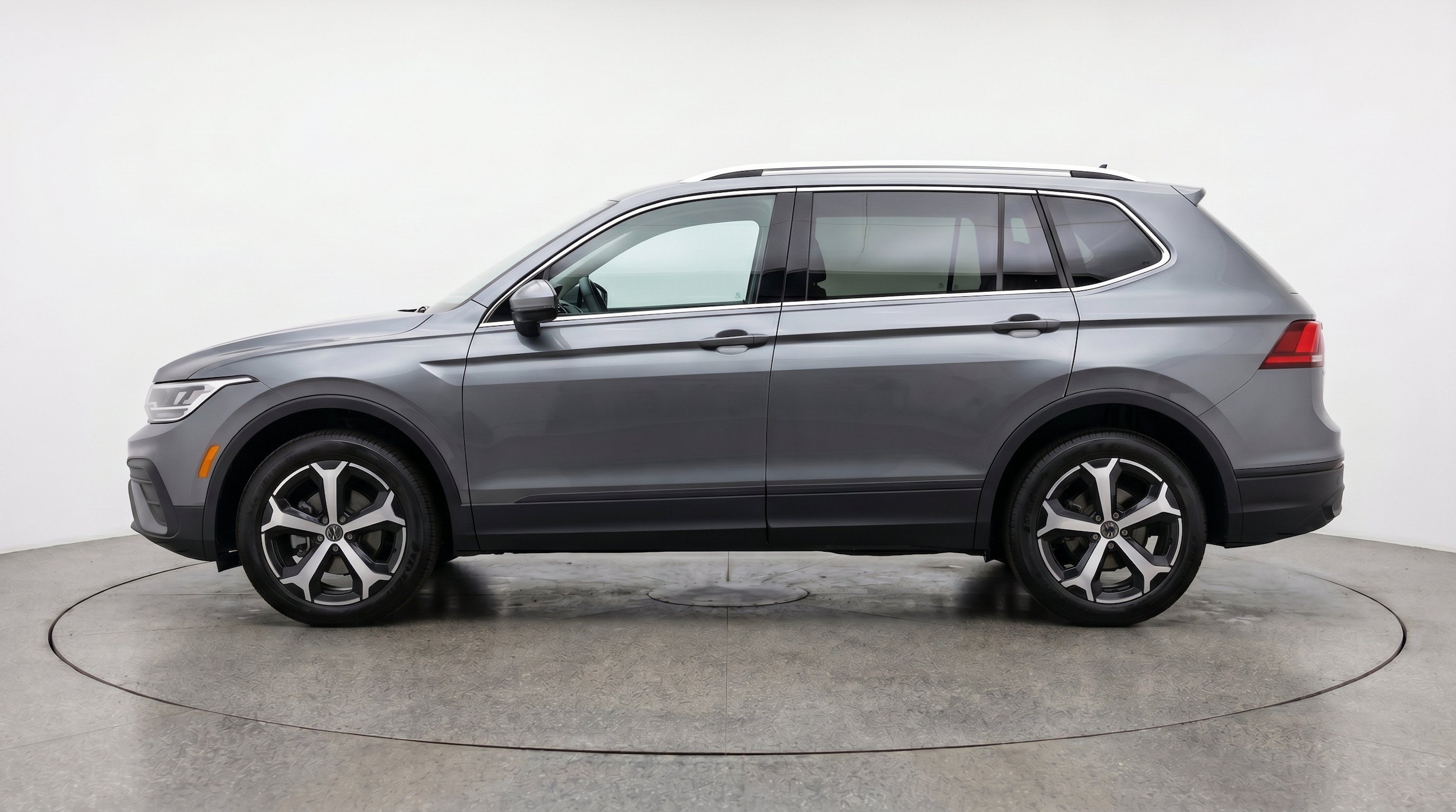 Thumbnail: 2026 Volkswagen Tiguan - 5