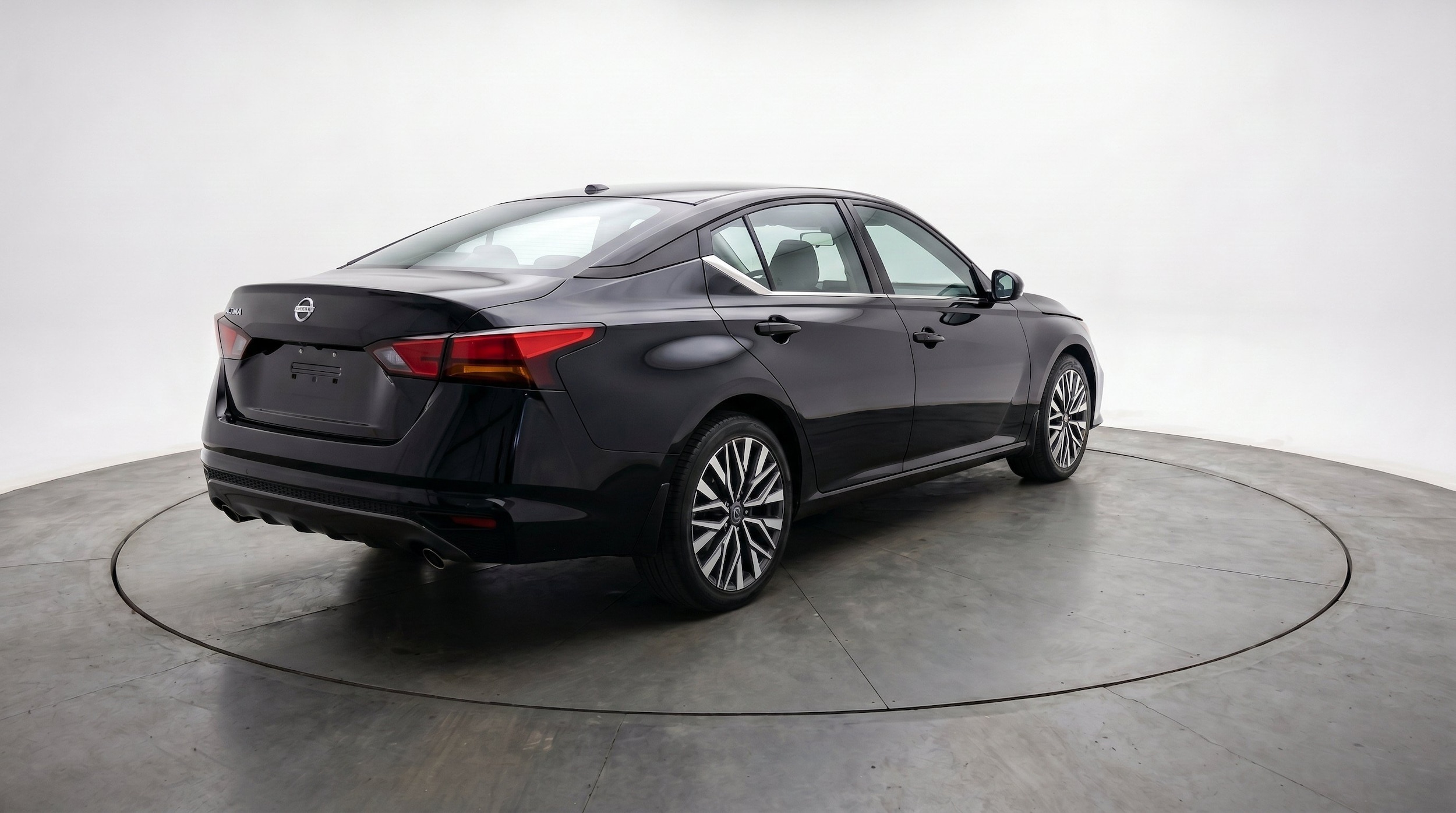 Thumbnail: 2025 Nissan Altima - 9