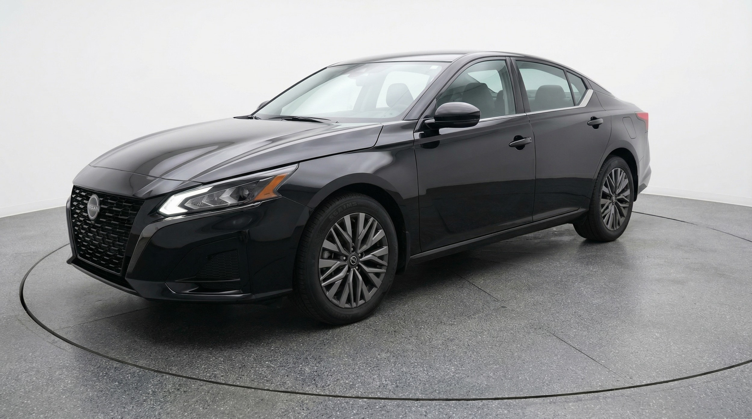 Thumbnail: 2025 Nissan Altima - 3