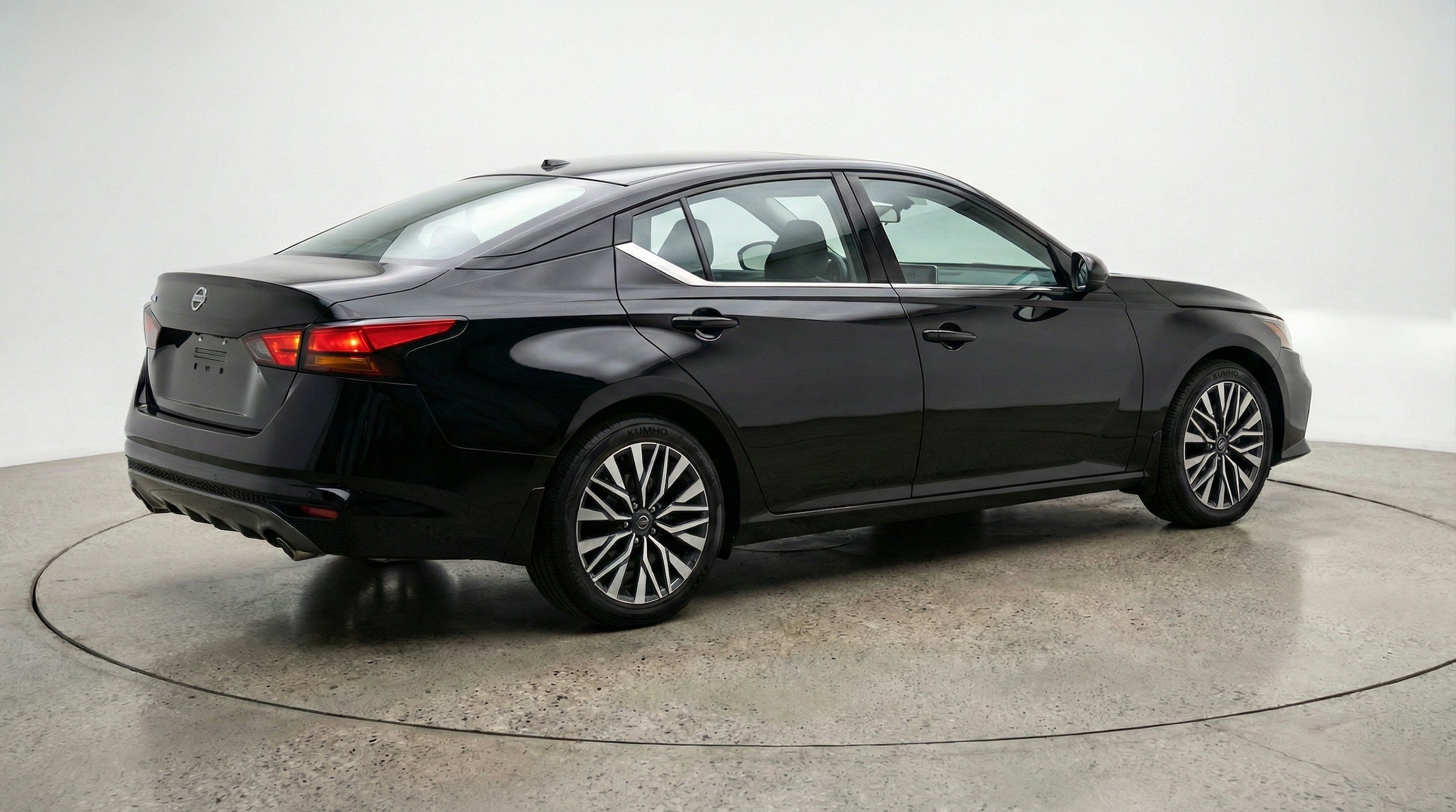 Thumbnail: 2025 Nissan Altima - 9