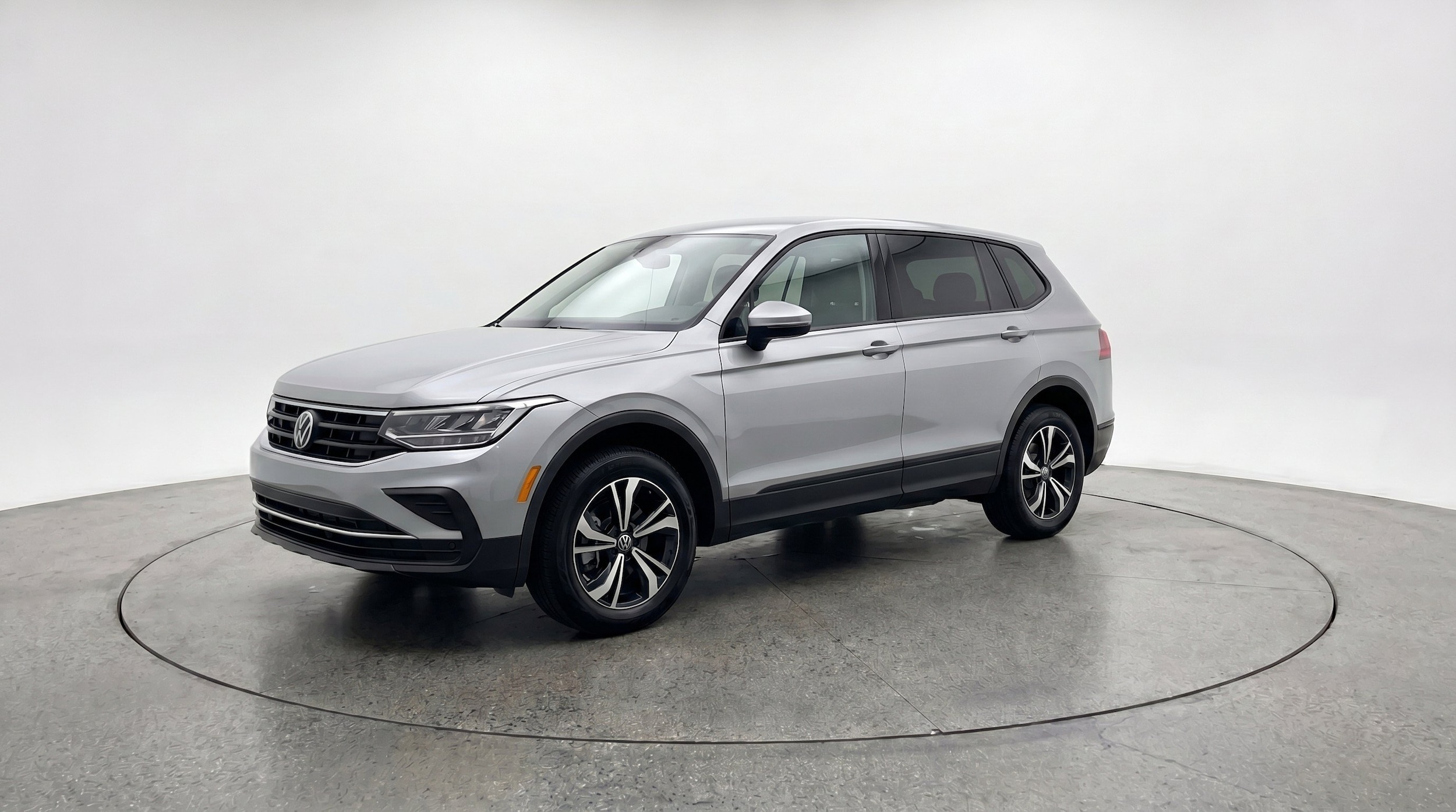 Thumbnail: 2026 Volkswagen Tiguan - 3