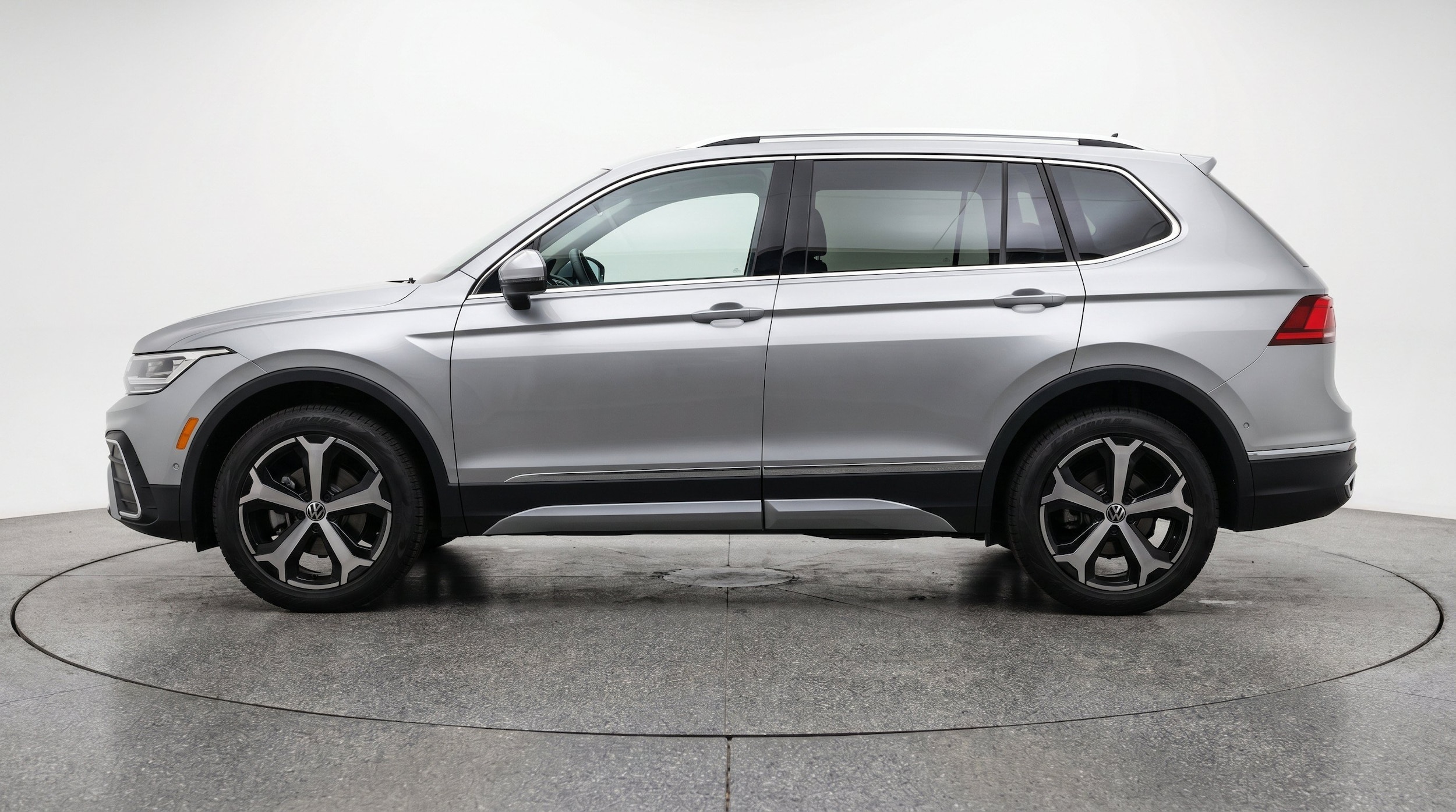 Thumbnail: 2026 Volkswagen Tiguan - 5