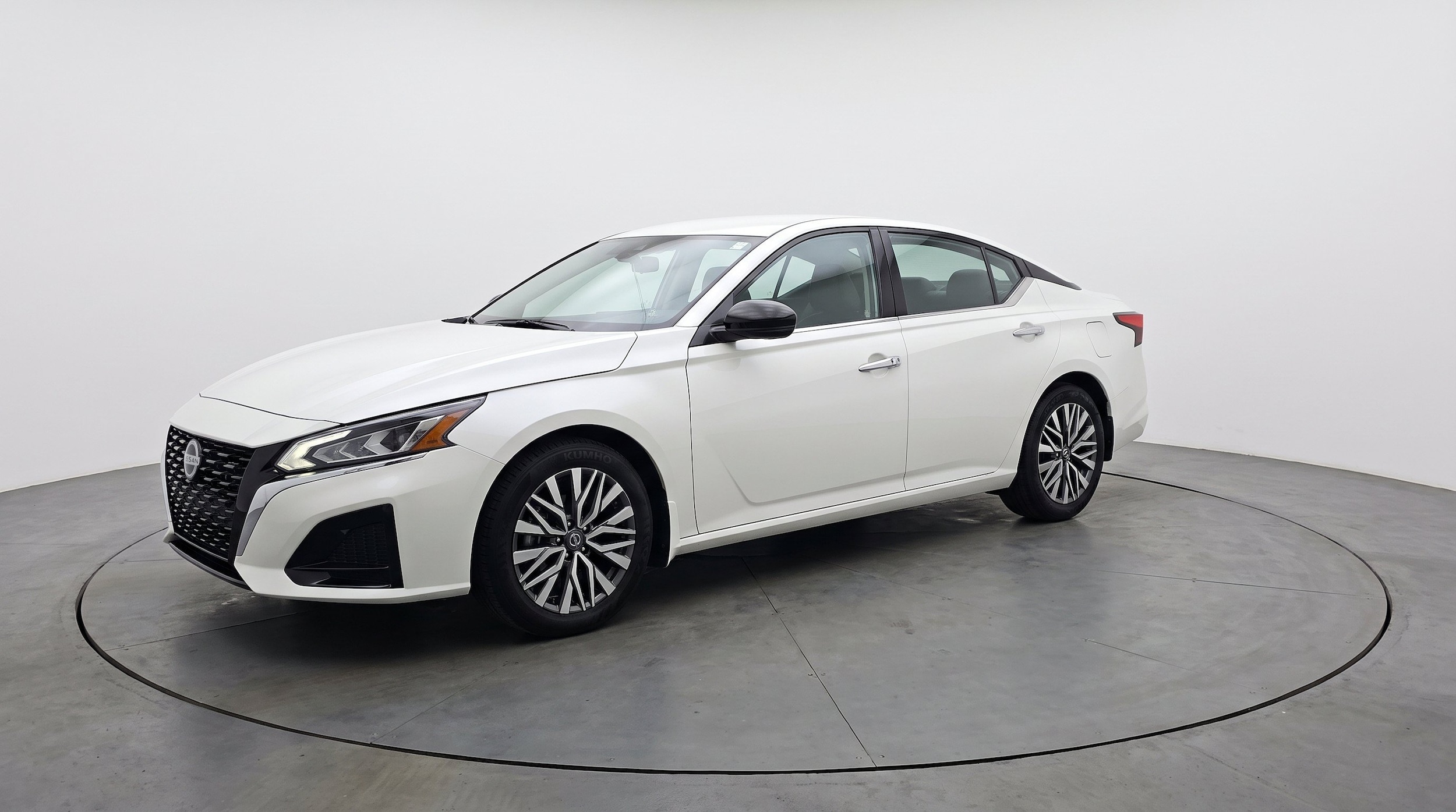 Thumbnail: 2025 Nissan Altima - 3