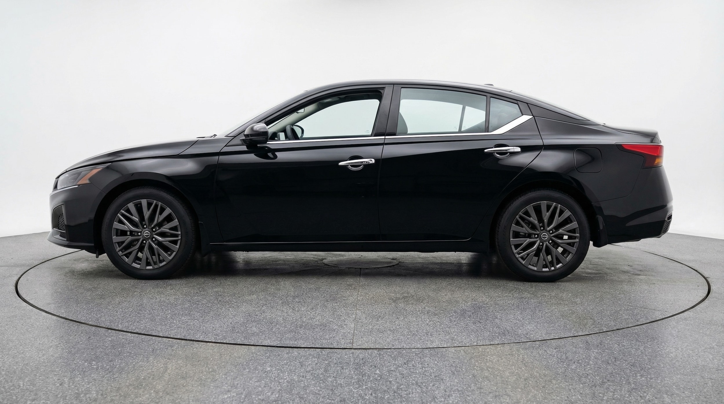 Thumbnail: 2025 Nissan Altima - 4