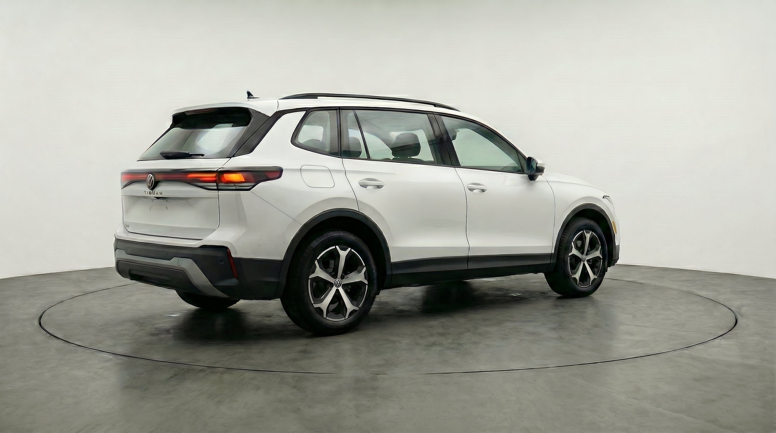 Thumbnail: 2026 Volkswagen Tiguan - 9