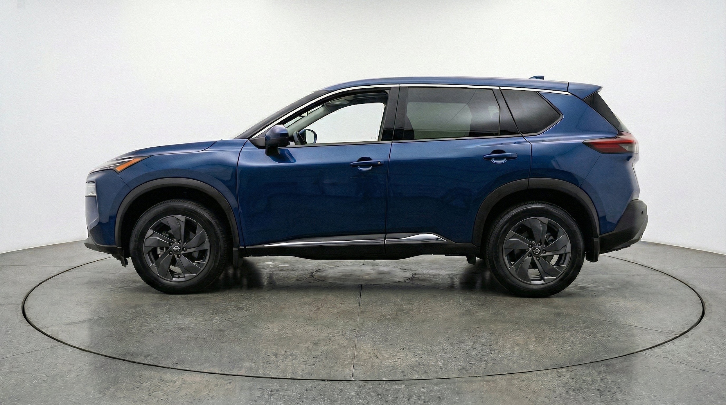 Thumbnail: 2025 Nissan Rogue - 5