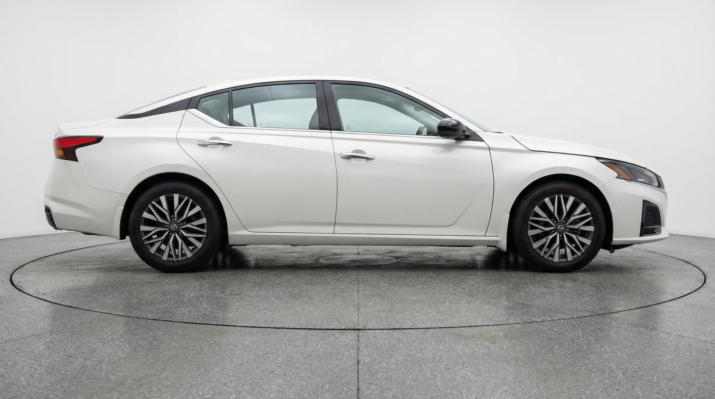 Thumbnail: 2025 Nissan Altima - 8